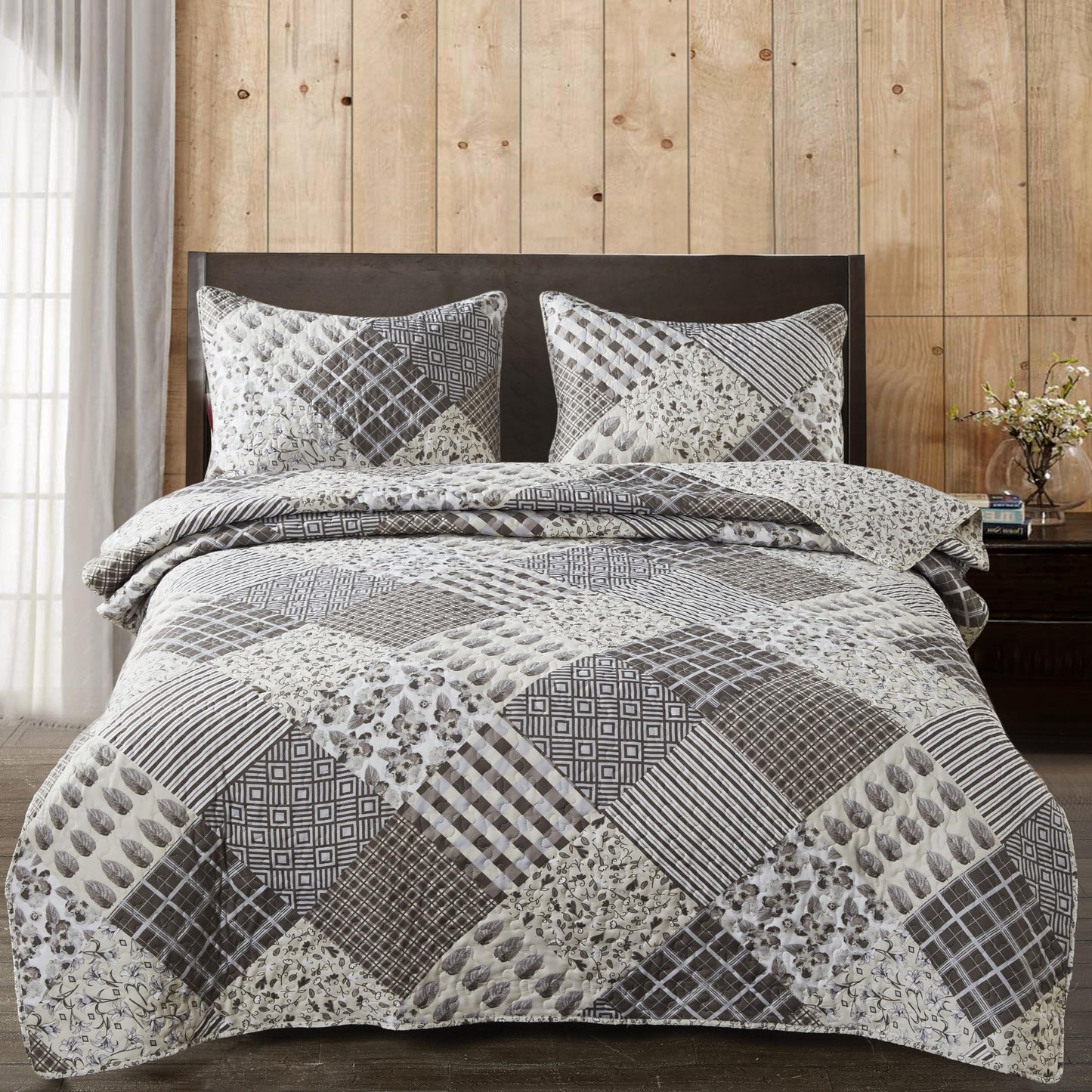 Virah Bella Quilt Bedding Set in Full/Queen Phyllis Dobbs Charming Grays Printed Lightweight Reversible Quilt with 2 Matching Pillow Shams - Cozy & Beautiful Contemporary-Themed Bedding