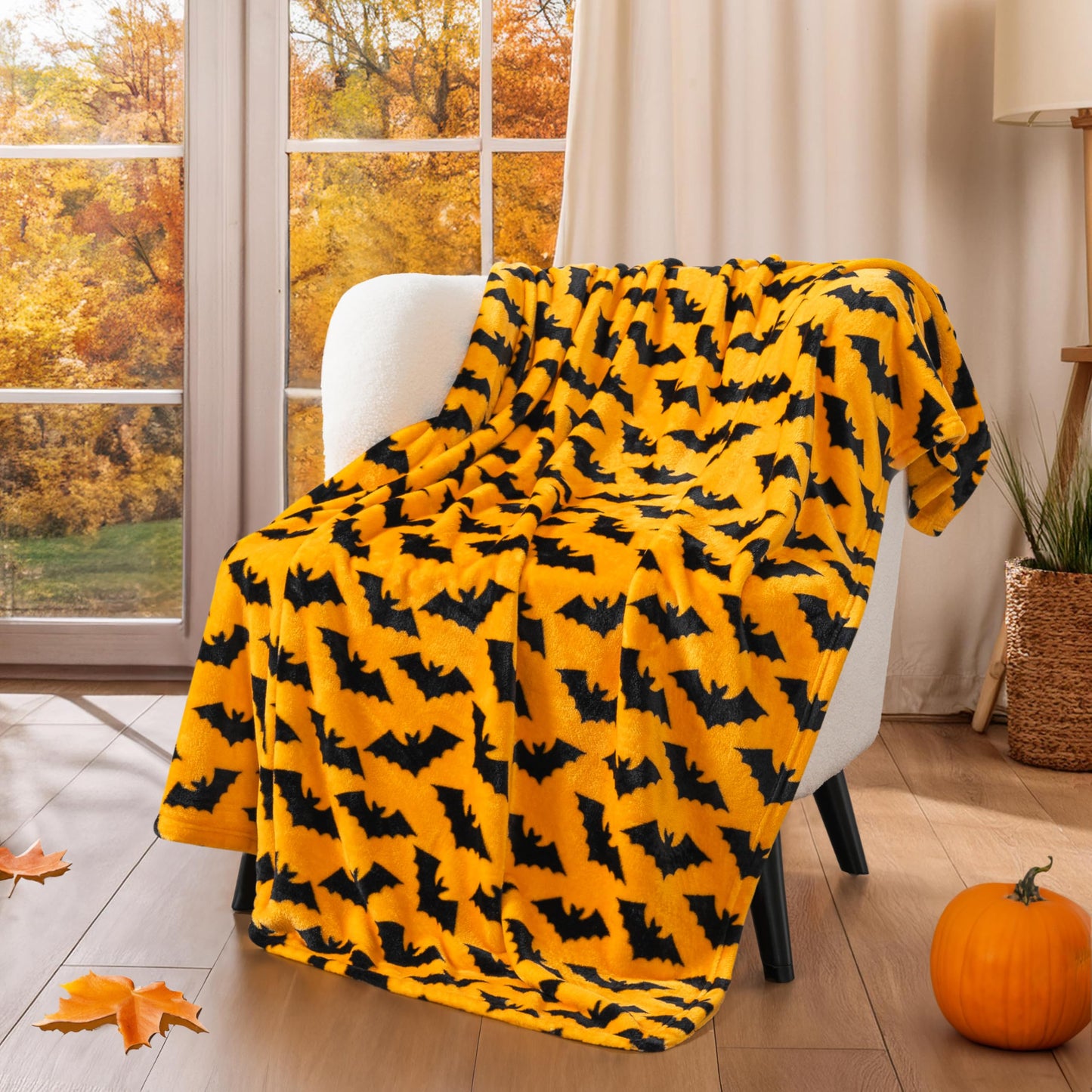 PAVILIA Halloween Throw Blanket for Couch | Bat Fall Halloween Fleece Blanket | Soft, Plush, Warm Black Fall Cabin Throw, 50x60 (Bat Halloween)