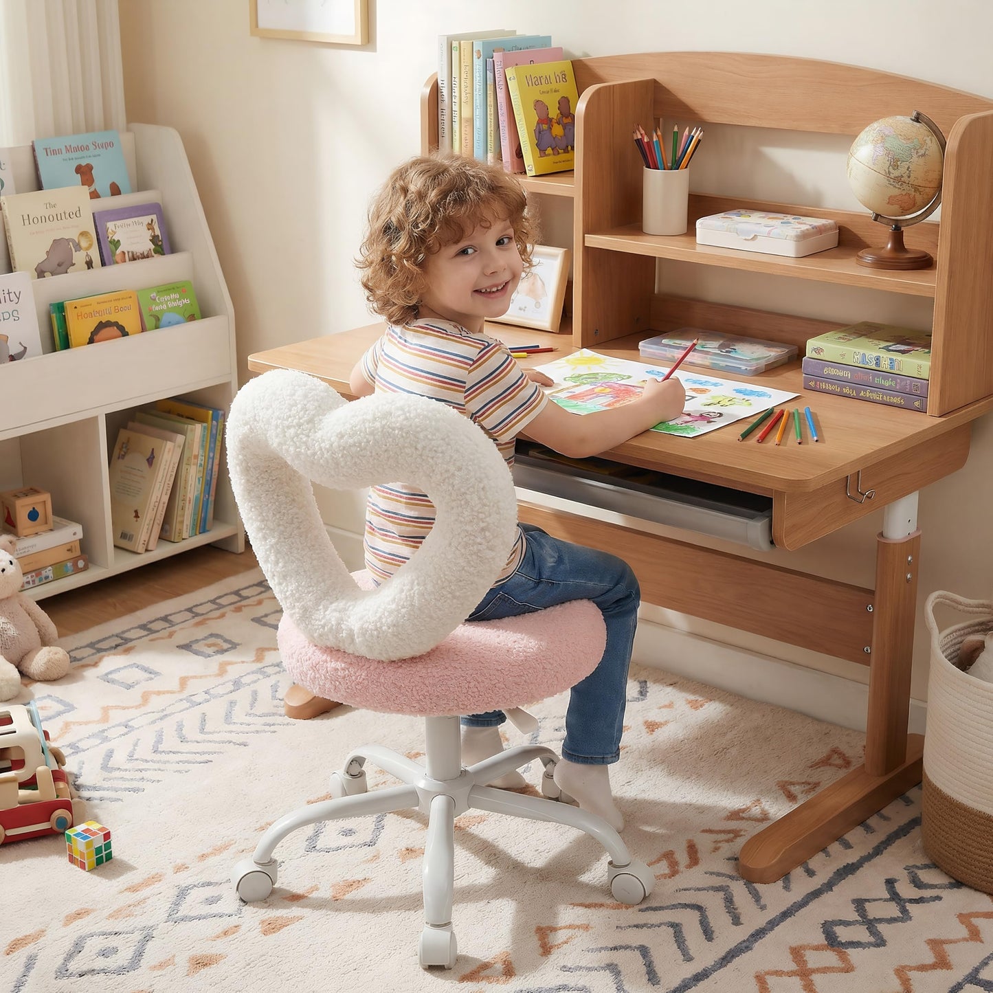 Cute Kids Desk Chairs，360’ Swivel Kids Chairs Computer Chairs with Wheels，Adjustable Heart Children Chair Study Upholstered Vanity Chair Chair for Teen Girls Boys Bedroom Children Gift, Pink
