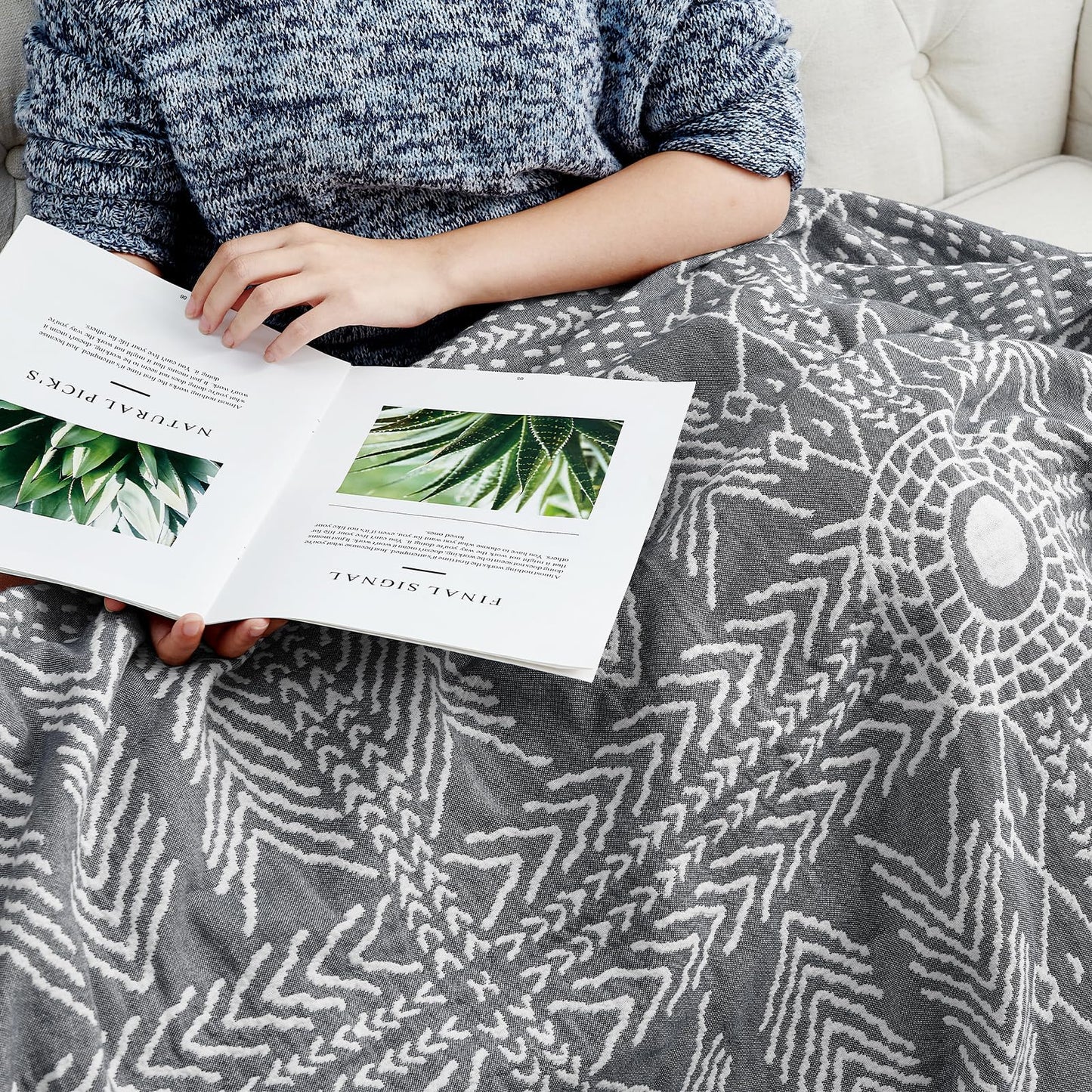 jinchan Boho 100% Cotton Muslin Blanket 3-Layer Queen Size 80x90 Inches Geometric Grey Lightweight Reversible Soft Cozy Comfy Throw for Couch Sofa Bed Large Coverlet Quilt Blanket Bedroom All Seasons