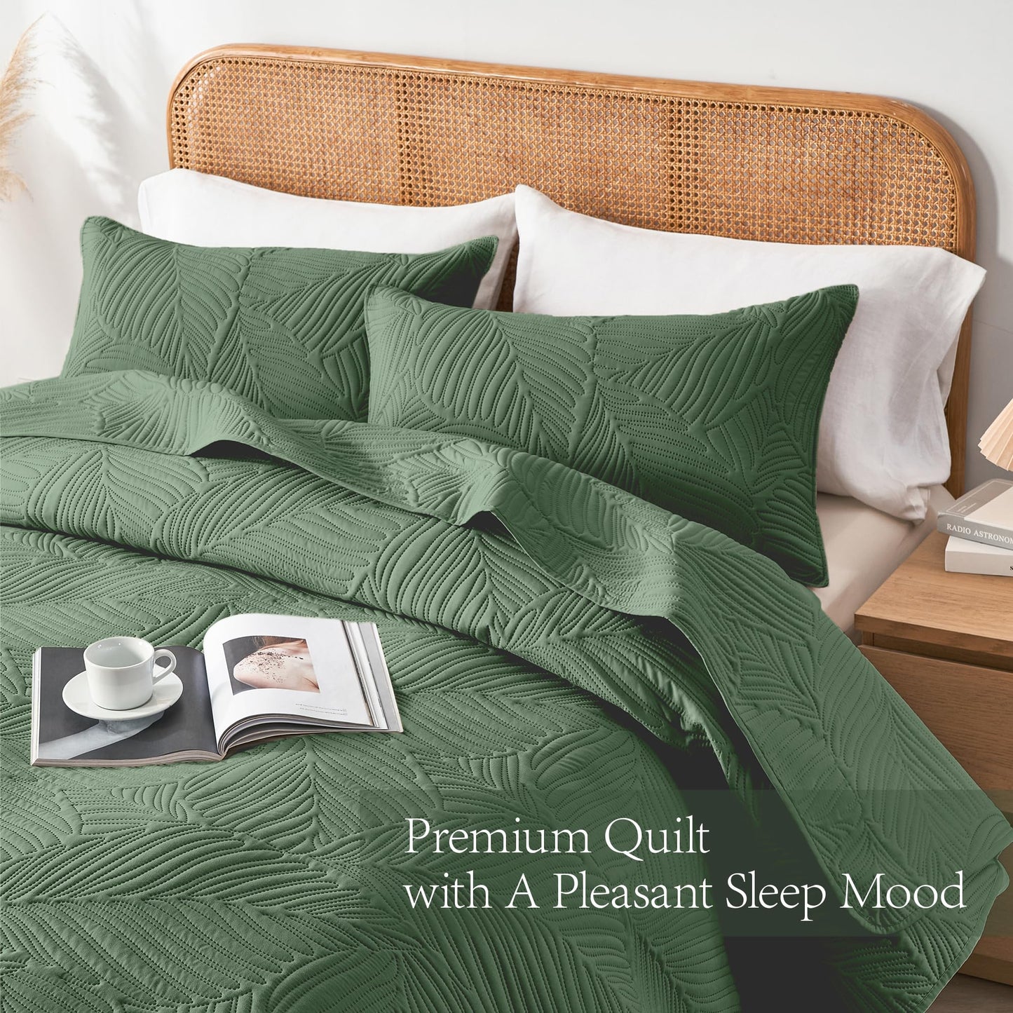 OARAGE Queen Quilt Bedding Set Soft Lightweight Olive Green Bedspread with Leaf Pattern,Ultrasonic Microfiber Bed Coverlet Full Size for All Season (1 Quilt, 2 Shams)