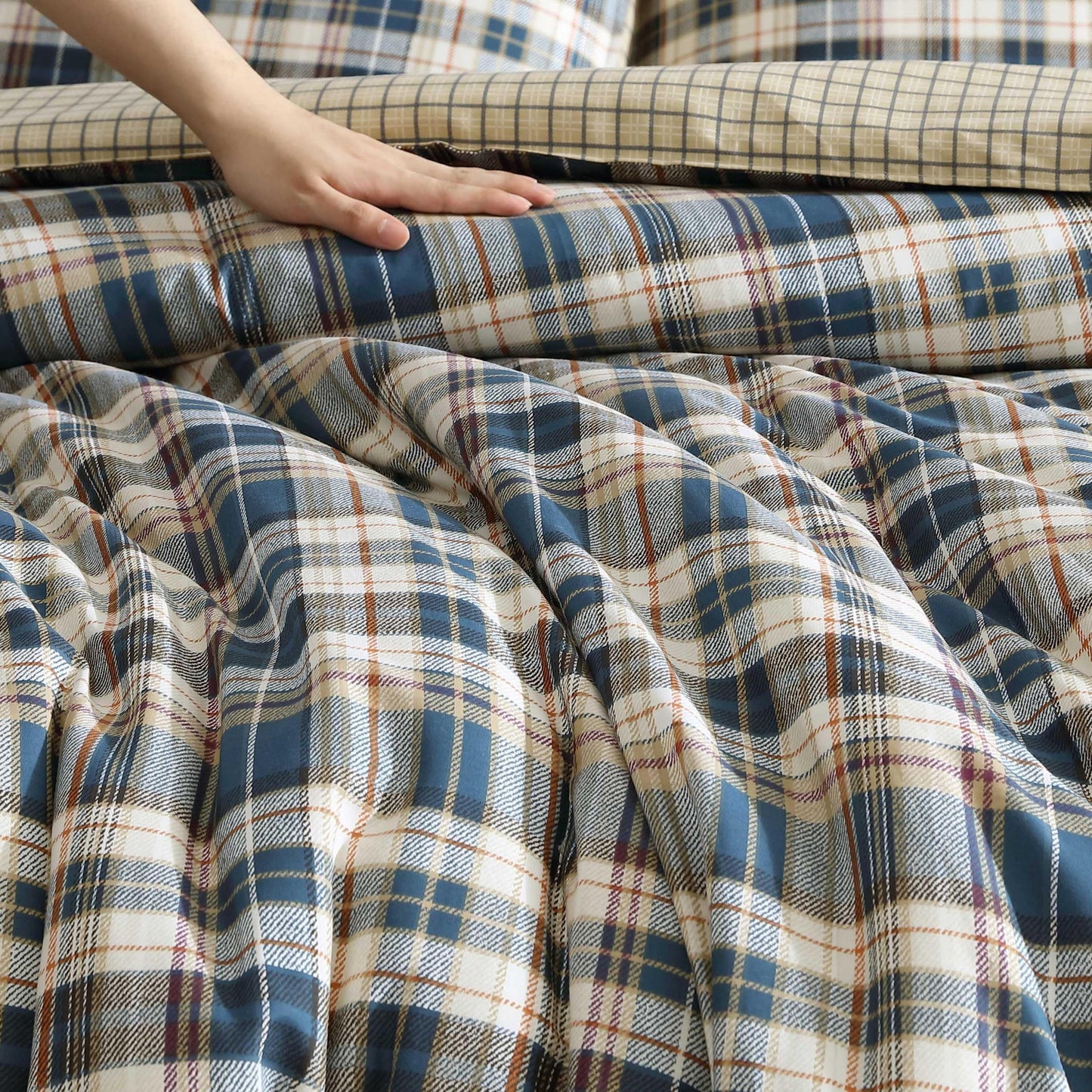 Eddie Bauer - Queen Comforter Set with Shams, Cotton Reversible Bedding, Medium Weight All-Season, Dorm Room Essentials, Port Gamble Indigo