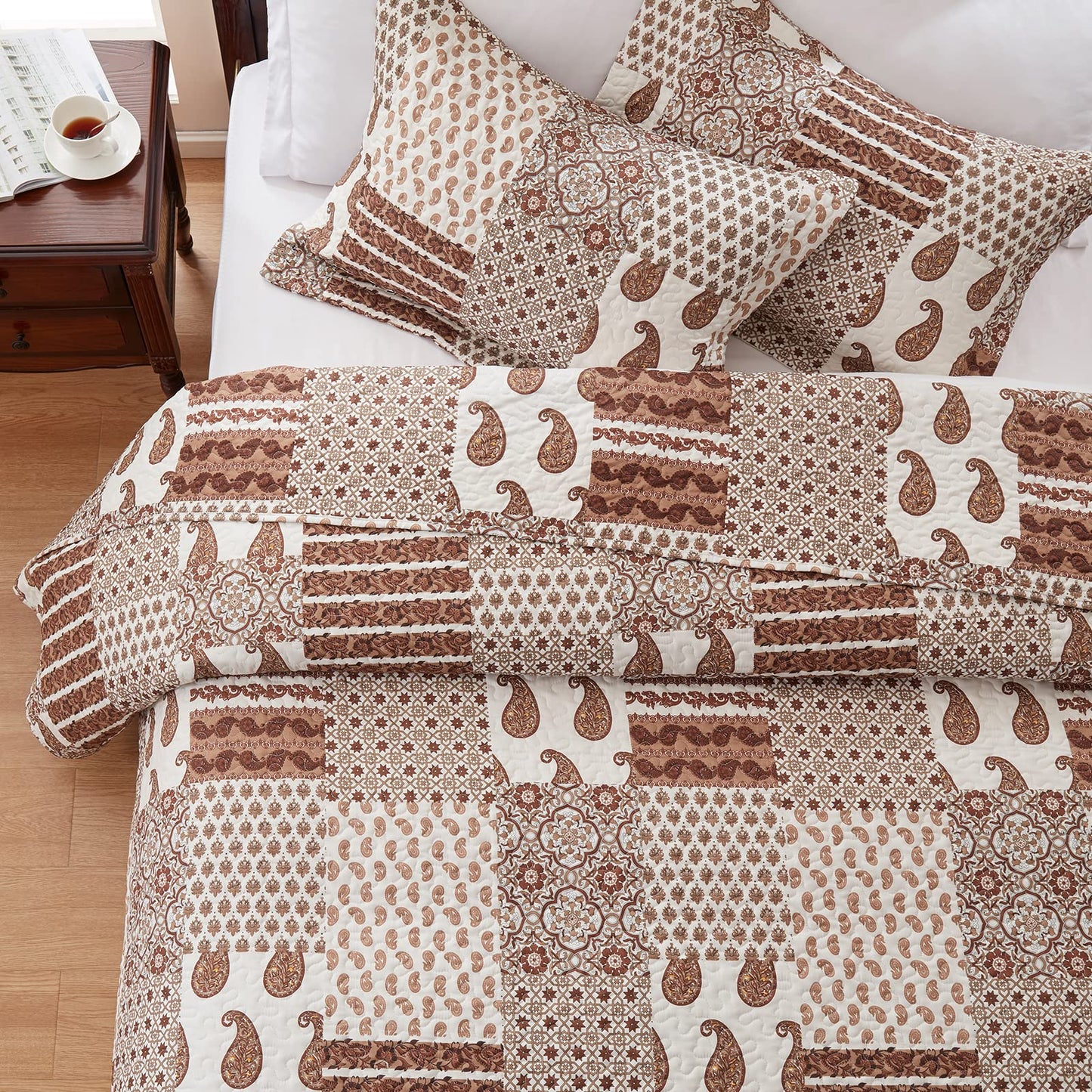 LEAONME Quilt Set - Full/Queen Size Brown Paisley Patchwork 3 Piece Bedding Set with 2 Pillow Shams