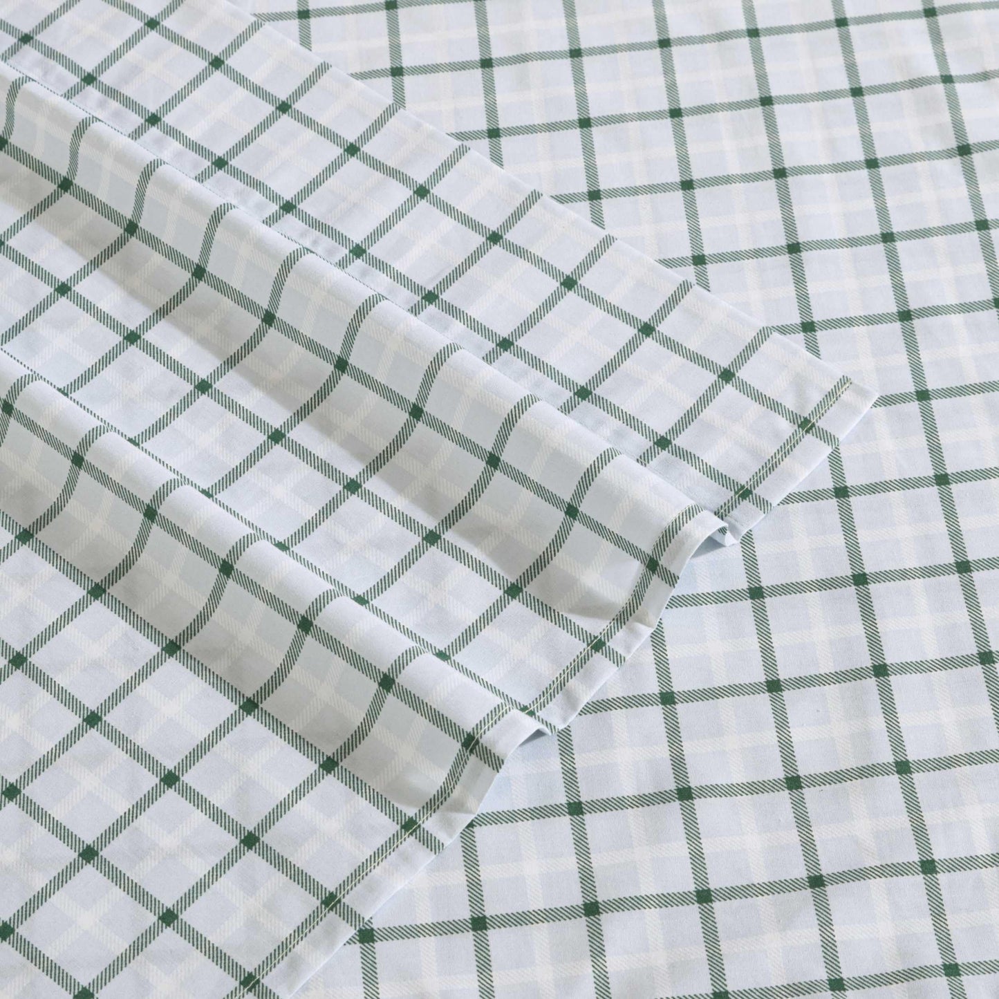 Eddie Bauer - Twin Size Sheet Set, 100% Cotton Percale Bedding, Crisp & Breathable Bed Sheets with Pillowcase, Fully Elastic Fitted Sheet, Deep Pocket Fit (Classic Tattersall Plaid)