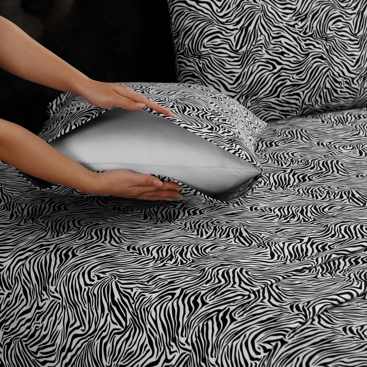Beatrice Home Fashions Printed Microfiber Sheet Set, Soft Comfortable Easy Care, Includes 1 Fitted Sheet with 12" Deep Pockets, 1 Flat Sheet, Pillowcase, Full, Zebra