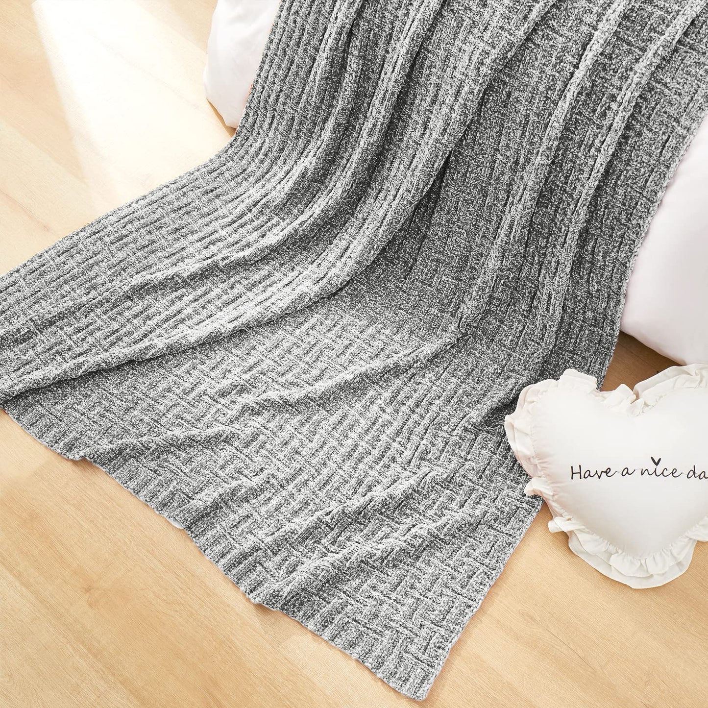 RUDONG M Dark Grey Chenille Knit Throw Blanket, Cozy Soft Cable Knitted Blankets, Warm Chenille Knitted Blanket for All Seasons, Textured Fluffy Throw Blanket for Couch, Bed, Sofa, 50"x 60"
