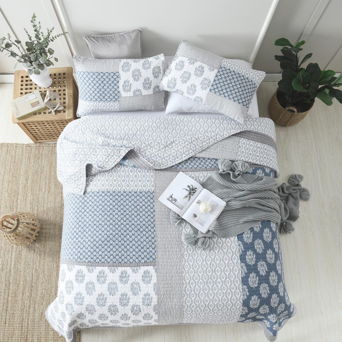 Finlonte King Size Quilt, 100% Cotton Comforter King Size, Blue Grey Farmhouse Quilted Bedspread, Patchwork Lightweight Reversible Quilt Bedding Set for King Bed, 3-Pieces