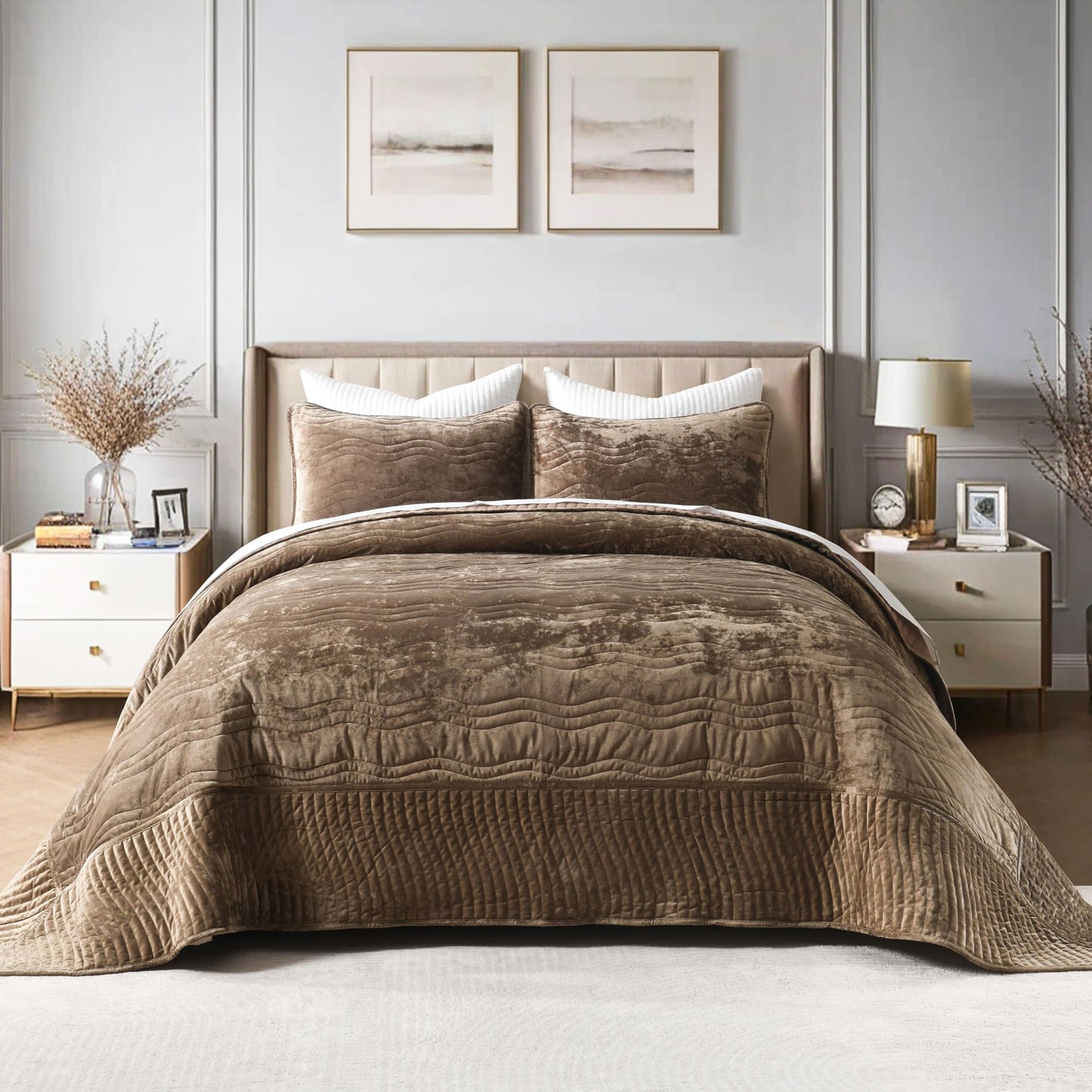 AJOCCI Velvet California King Size Quilt, Oversized California Comforter Set Mocha Brown Bedding Set (118”*106”) with 2 Pillow Shams, Luxurious Quilt Set,All-Season 3 Pieces