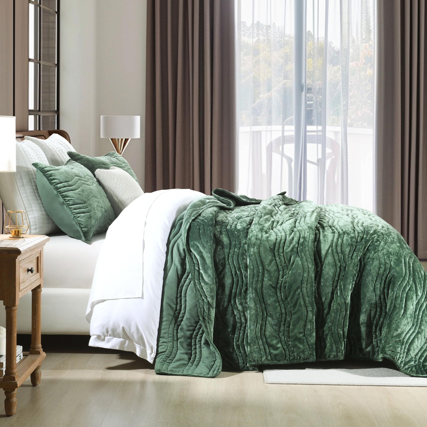 AJOCCI Velvet King Size Comforter Set, Luxurious King Quilt, Green Bedding Set, Soft Plush Bedspread, Lightweight for All Season,Emerald Green