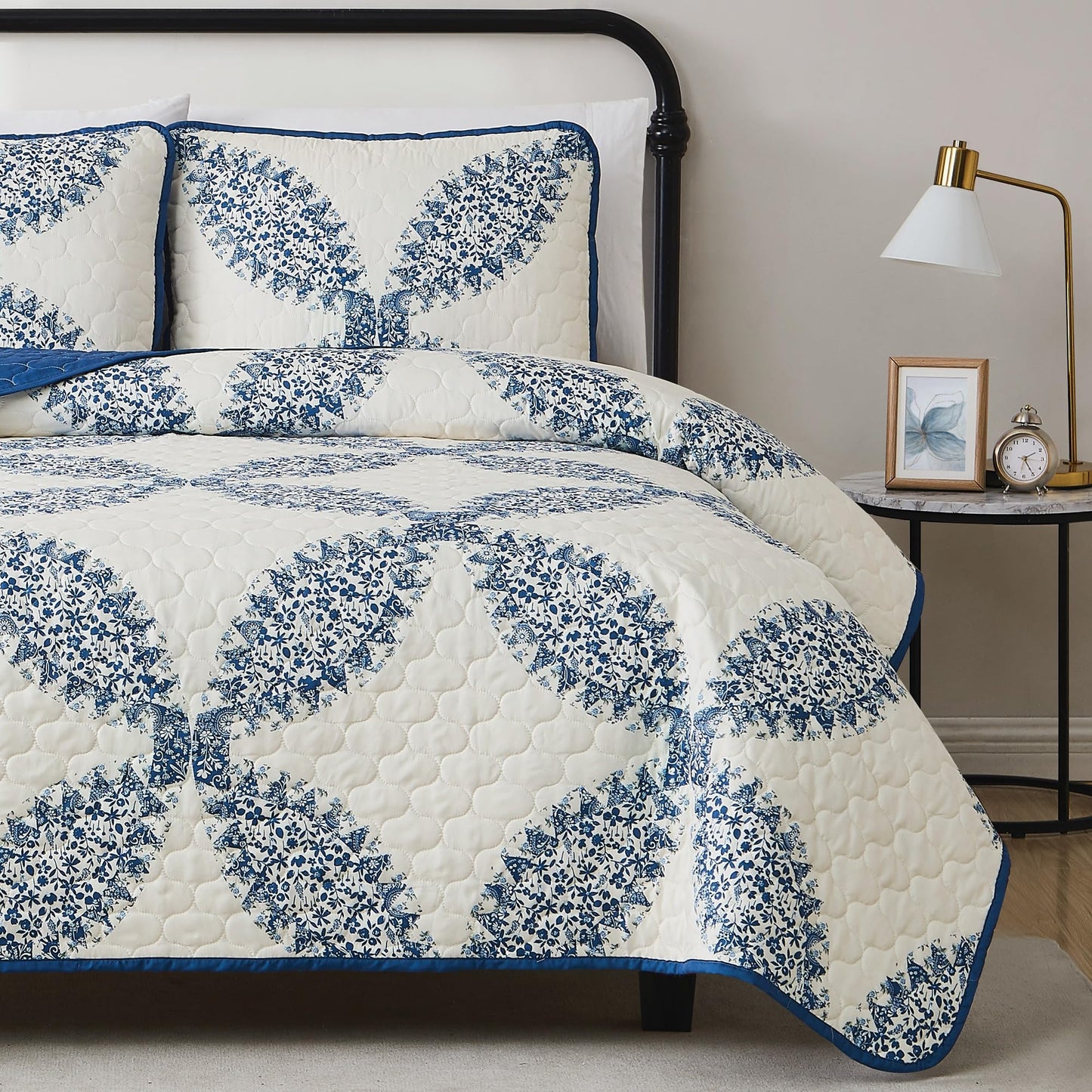 CANNON Abigail Quilt Set Cream and Blue Polyester 3-Piece King Quilt Set, Floral Themed, for Men and Women, Oeko-TEX Certified Confidence