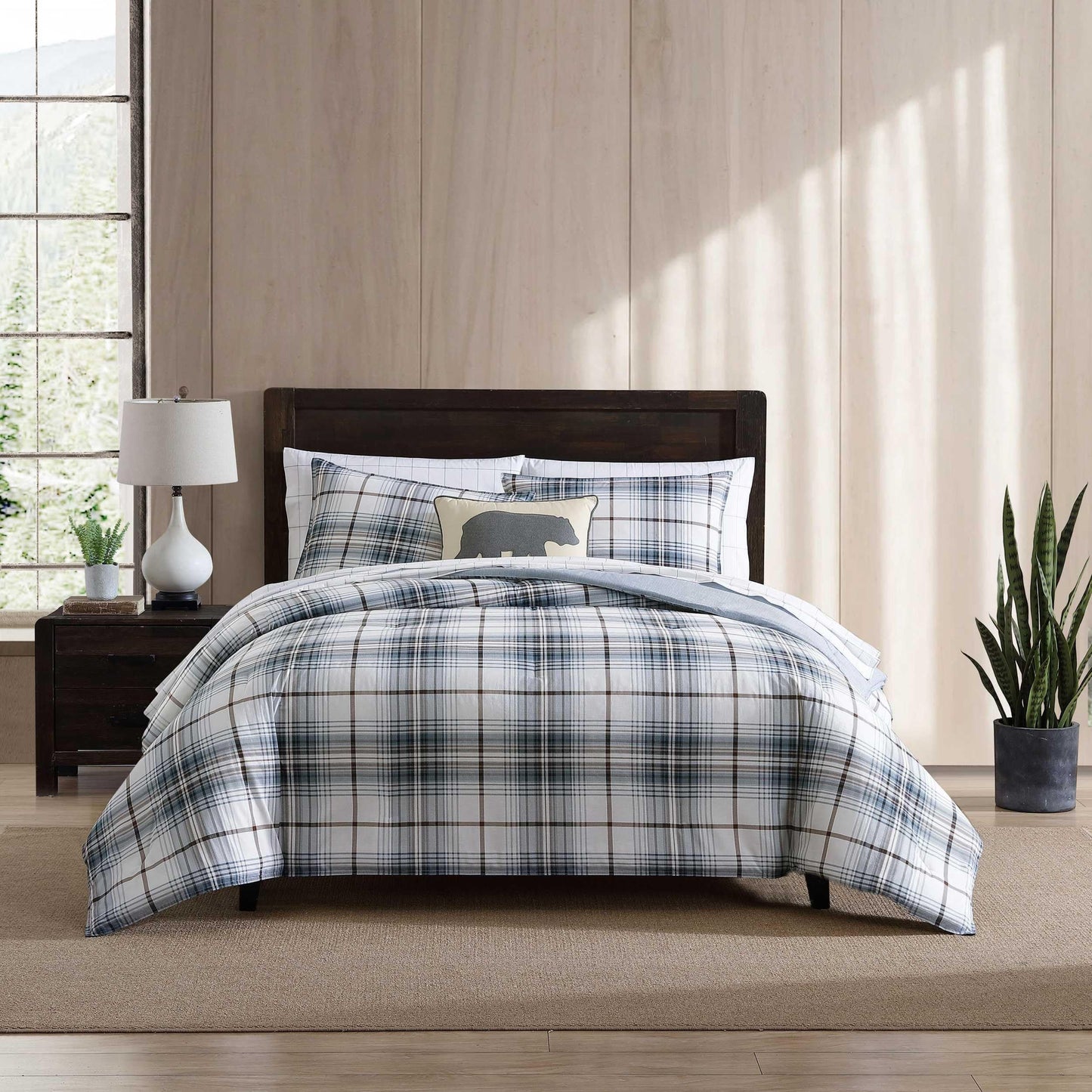 Eddie Bauer - Queen Comforter Set, Crisp & Tailored Cotton Percale Reversible Bedding, Lightweight 3 Piece Bed Set with Matching Pillowcases (Alder Blue/Grey)