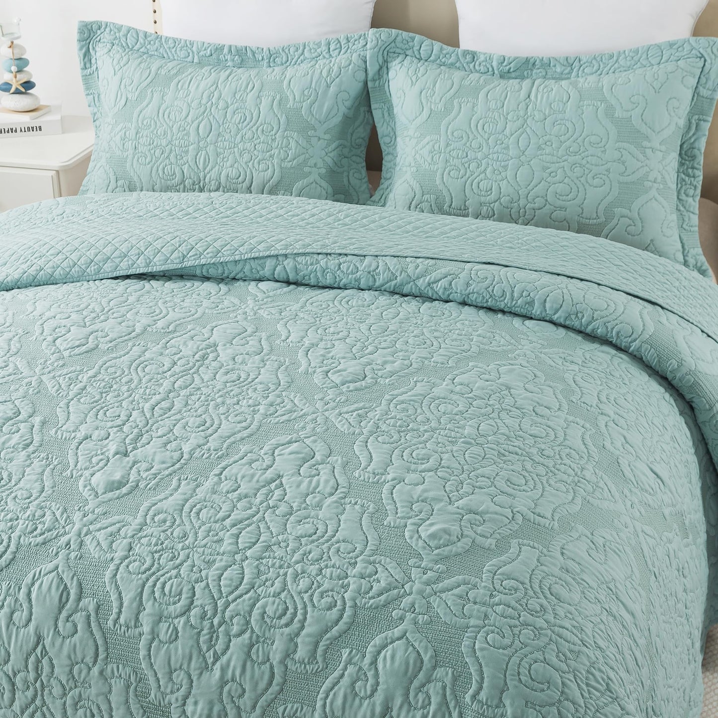 NEWLAKE Quilt Bedspread Set, Light Green Jacquard Embossed Floral Pattern Reversible Embroidered Microfiber Coverlet Sets, Queen Size