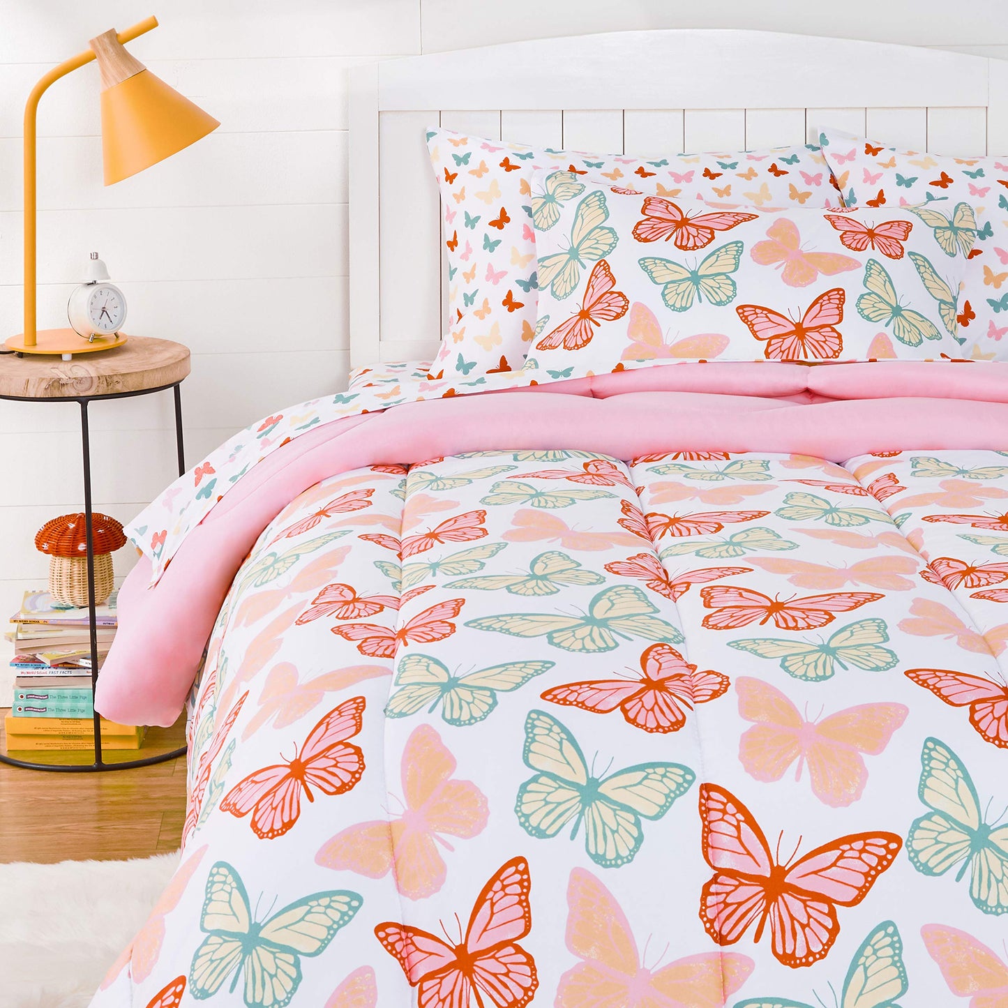 Amazon Basics 5-Piece Soft Microfiber Kid's Bed-in-a-Bag Bedding Set with Comforter, Sheets, Sham and Pillowcase, Twin, Butterfly Friends