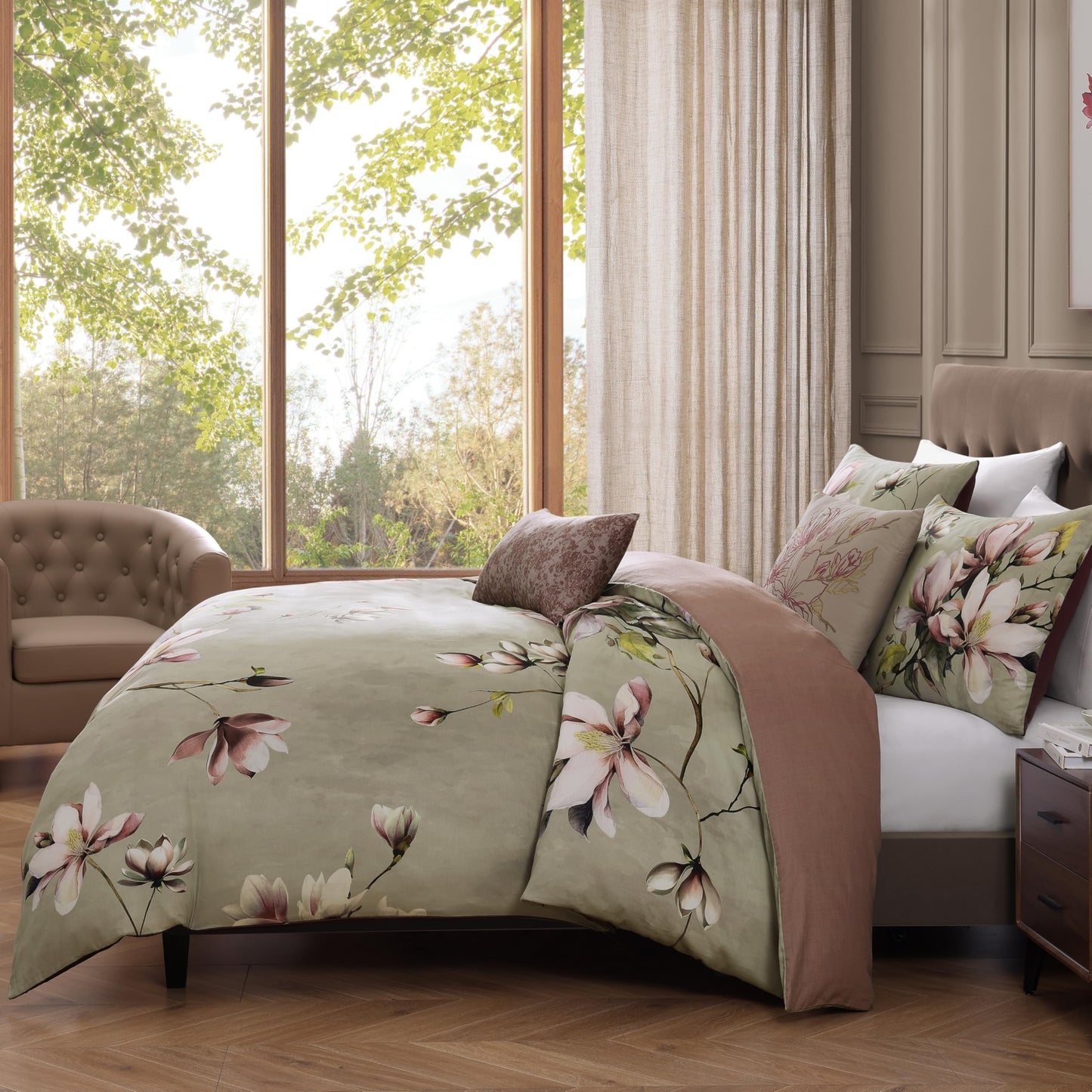 Bebejan Purple Lilies 100% Cotton Sateen 5 Piece Comforter Set, Purple Floral Reversible Bedding Comforter Set, 1 Comforter, 2 Shams & 2 Pillows (King/Cal King)
