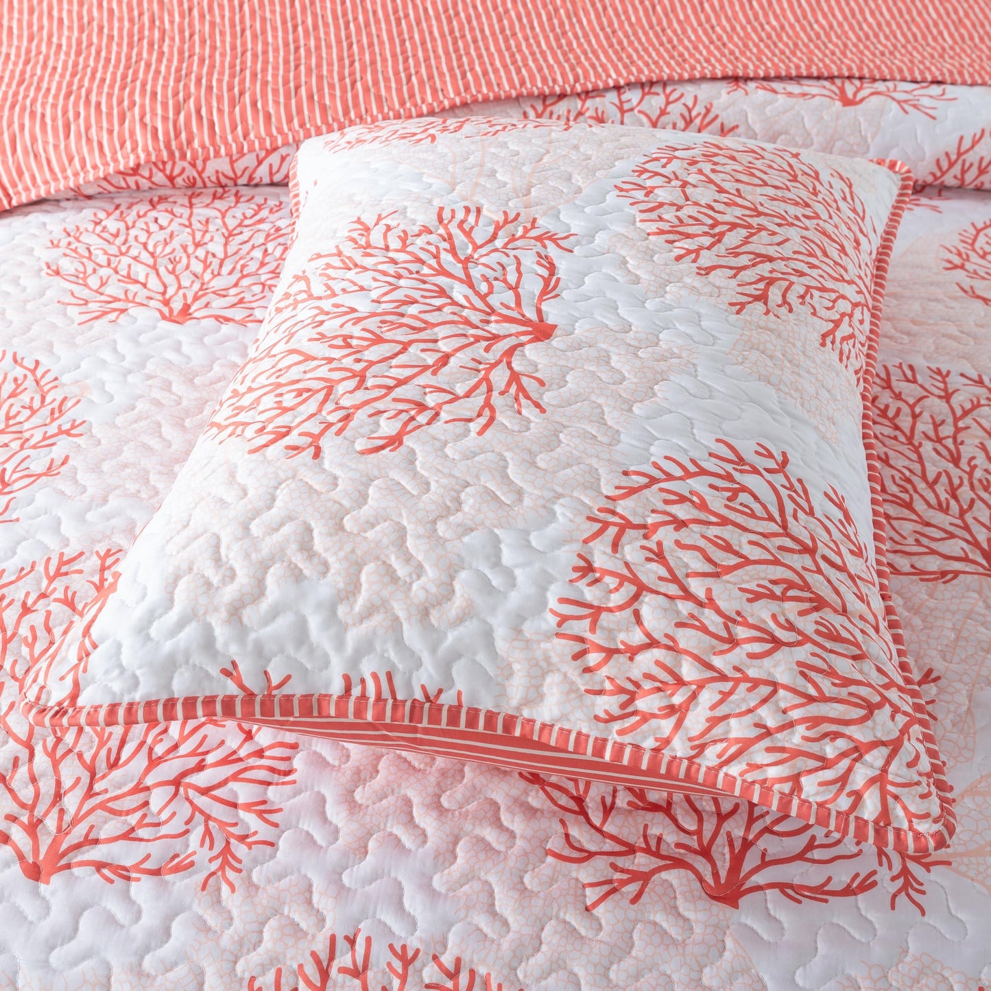 Soul & Lane Coastal Quilt Set - King and 2 Shams, Quilted Coastal Bedspread with Beach Theme, Ocean Bedding Set, Summer Nautical Quilt, Beachy Comforter with Tropical Motif, Sea of Coral