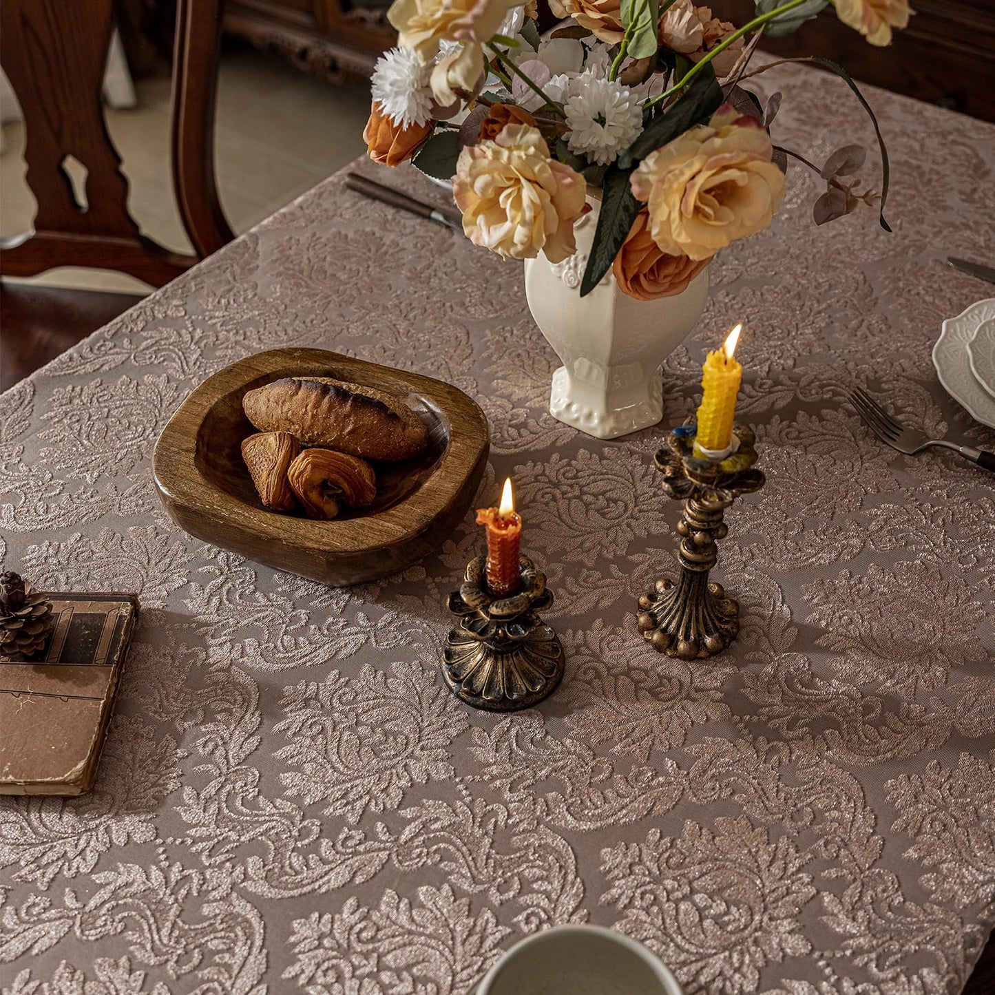 hometrixx Embossed Velvet Jacquard Table Cloth Rectangular 55x70Inch Floral Damascus Anti-Slip Heat-Resistant Polyester Table Cover for Home Dinner,Wedding Parties,Kithchen Decor