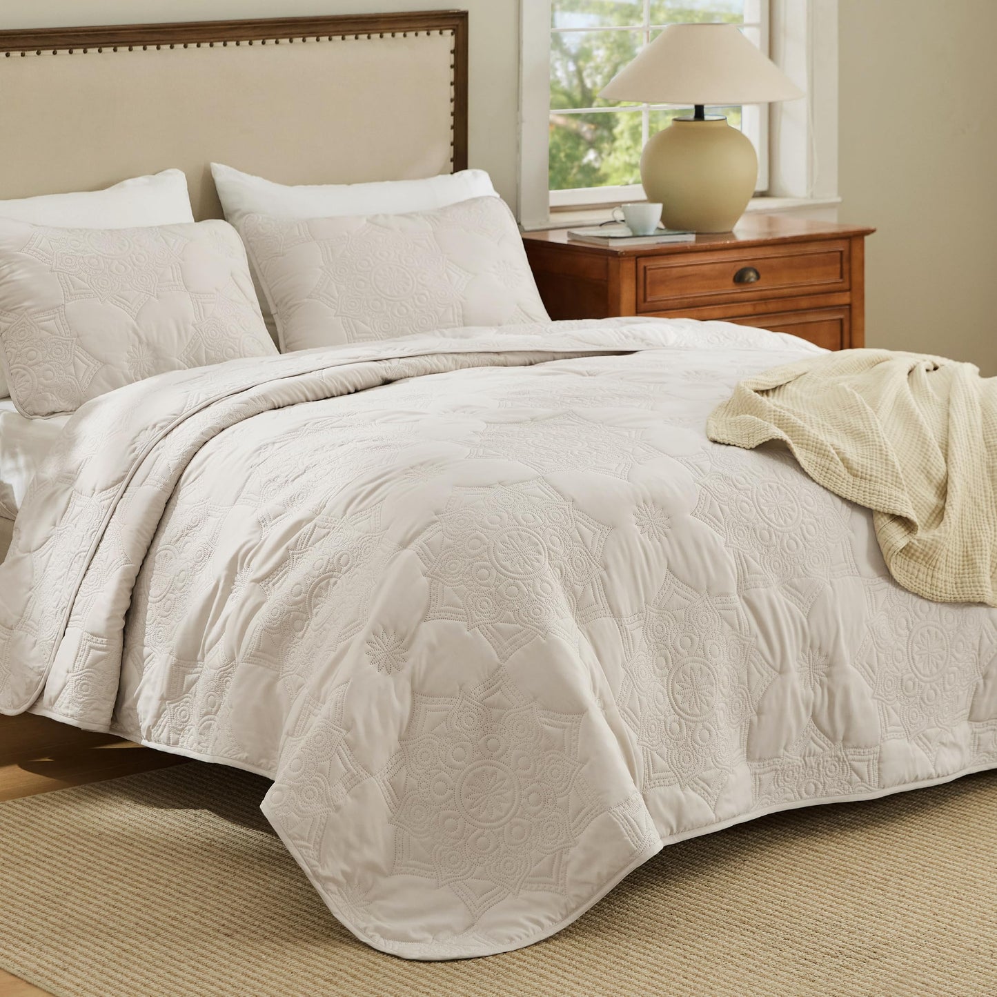 Bedsure King Size Quilt Set - Lightweight Bedspreads King Size, Stitch-Free Ultrasonic Quilting Coverlet, All-Season Beige Comforter Set, Pet-Friendly Soft Machine Washable Bedding (106"x96")