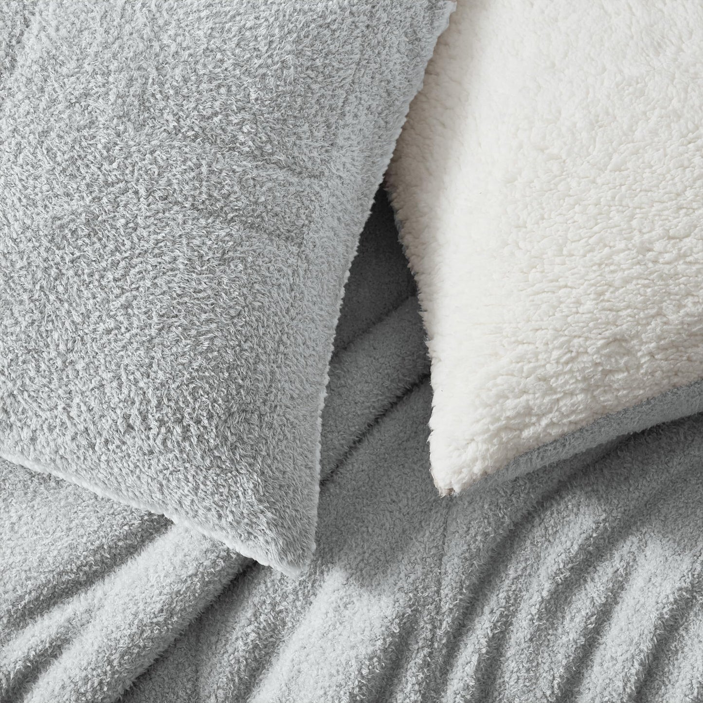 Wonderful Grey Tufted Textured Fleece Comforter Set King Size, 3 Pieces Fluffy Faux Teddy Fur Lightweight Comforter Sets with Pillow Shams, Soft Shaggy Plush Bedding Set for Winter