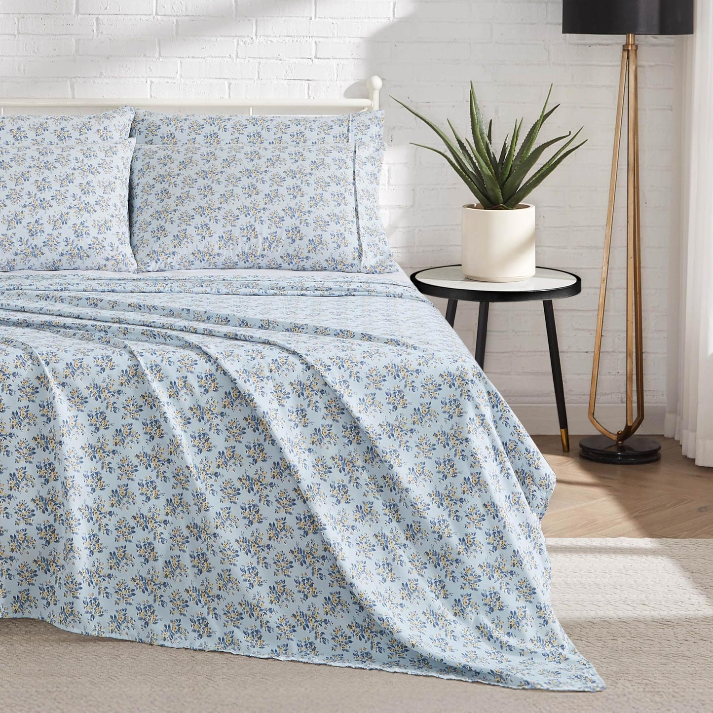 Lucky Brand Printed Microfiber 6-Piece Queen Sheet Set, Serene Floral Blue