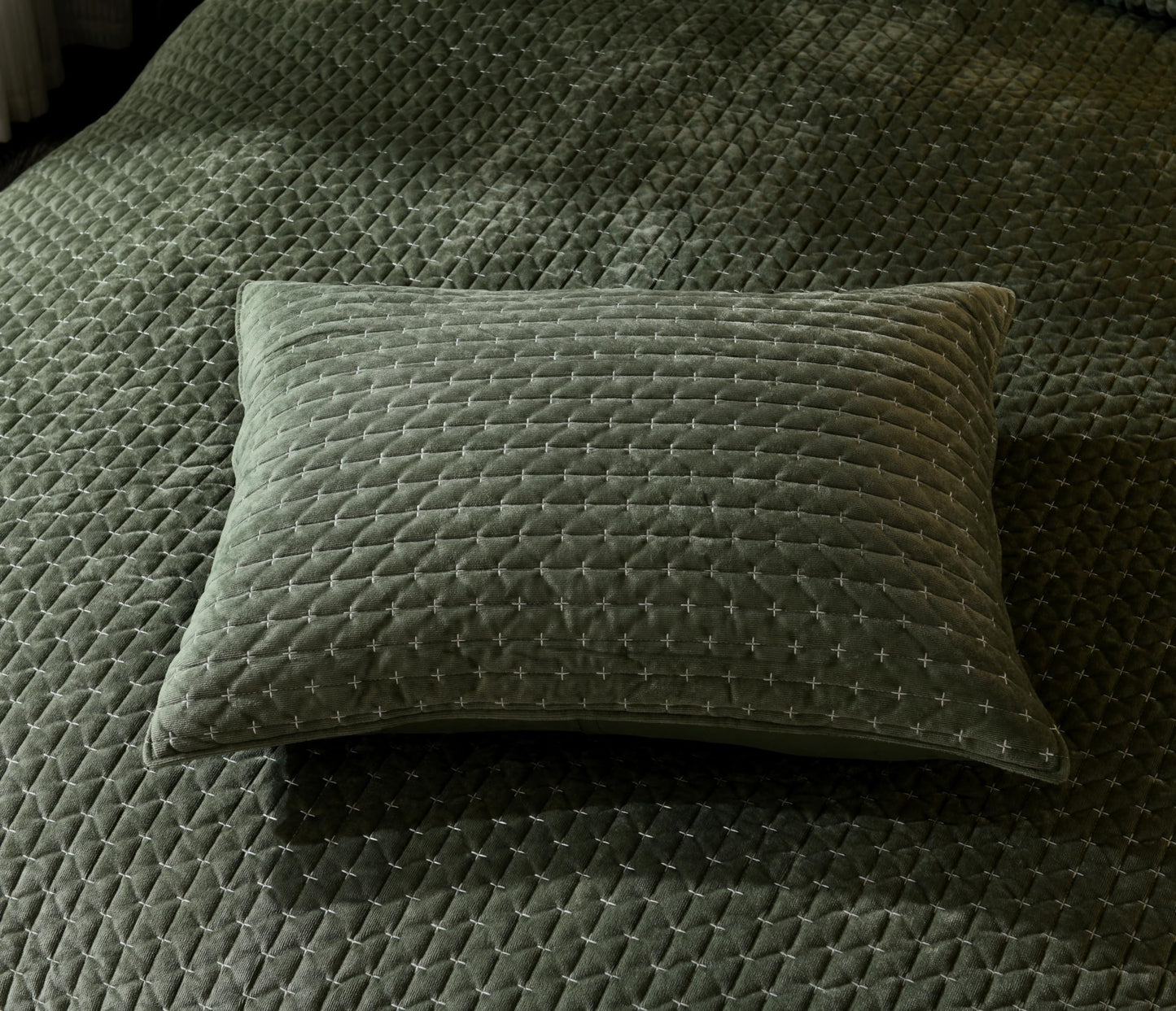 Grassix Velvet Quilt Set Queen Size, 3 Pieces Cross Stitch Bedspread Coverlet with 2 Shams for All Season, Lightweight Comforter Bedding Set, Army Green, 90"x96"