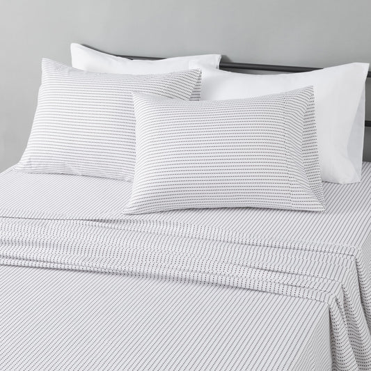 Amazon Basics Ultra-Soft Lightweight Microfiber 4-Piece Bed Sheet Set, Breathable Polyester, Flat and Fitted Sheets, Full, Plum, Printed