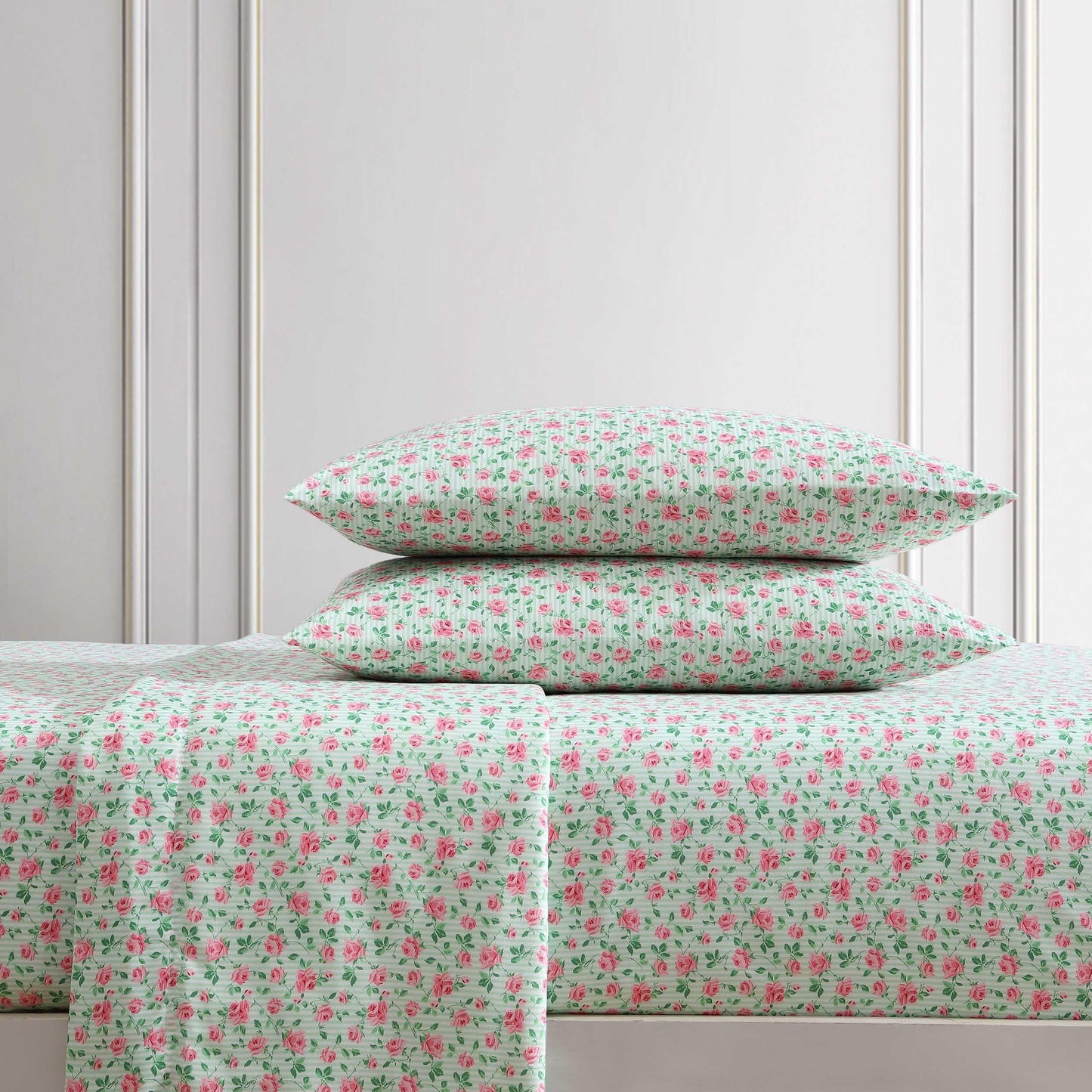 Betsey Johnson - Queen Bed Sheets, Fade & Wrinkle Resistant Bedding Set with Matching Sham(s), Soft & Lightweight Bedding Essentials (Flower Fun Green, Queen)
