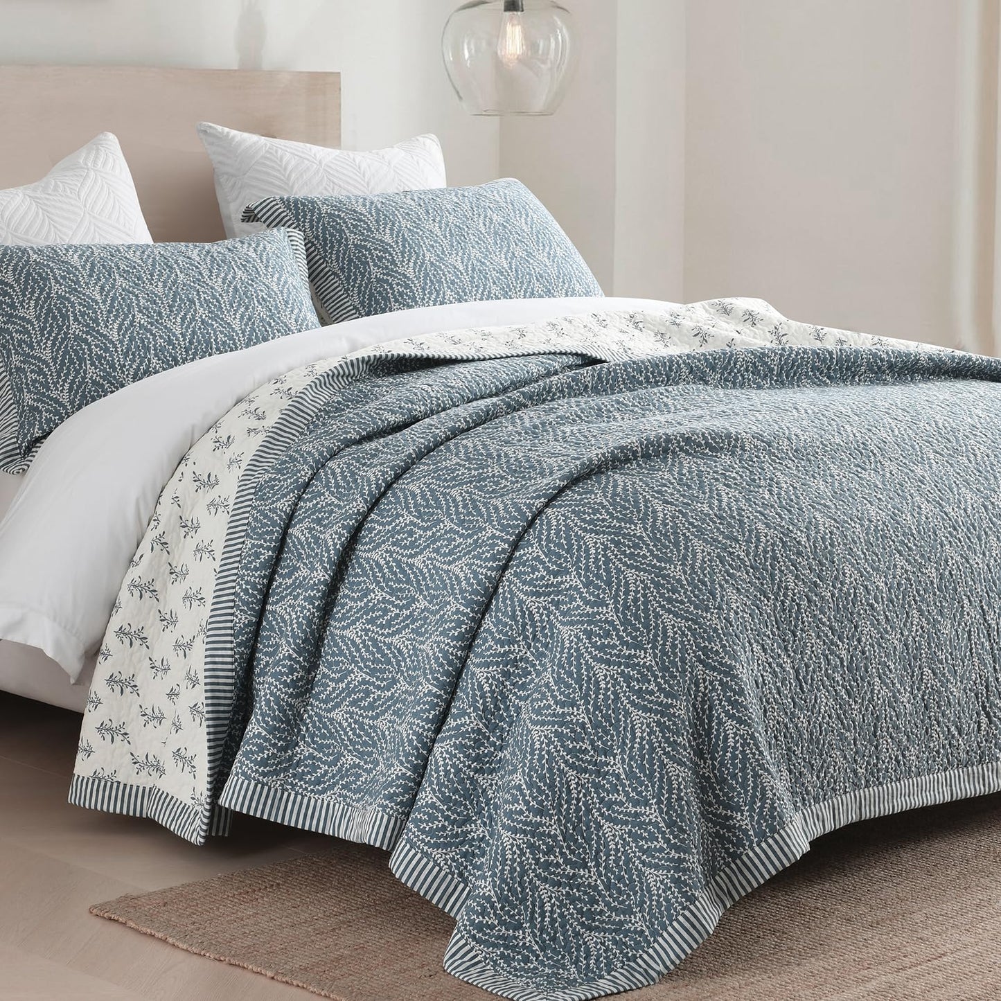 Finlonte Cotton Quilts Queen Size - 100% Cotton Queen Comforter Set, Botanical Quilt Bedding Set, Lightweight Reversible Soft Quilted Bedspread for Queen Bed, Grayish-Blue/White, All Season, 3 Pcs