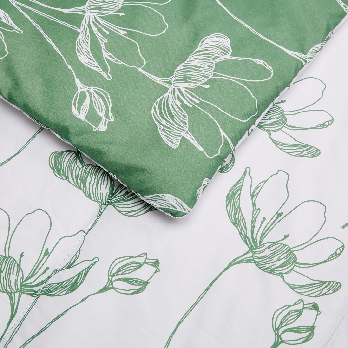 Amazon Basics Lightweight Microfiber Comforter Set, 5-Piece, Bed-in-A-Bag, Twin/Twin XL, Green Floral