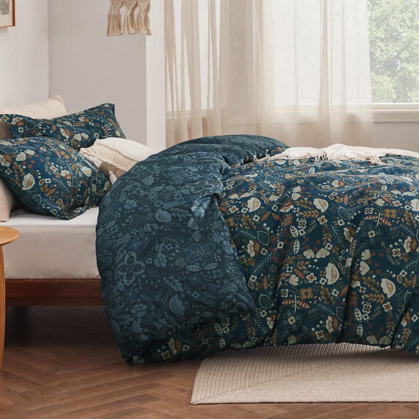 Bedsure Duvet Cover King Size - Reversible Floral Duvet Cover Set with Zipper Closure, 3 Pieces Navy Blue Bedding Set with 8 Corner Ties and 2 Pillow Shams 20"x36"