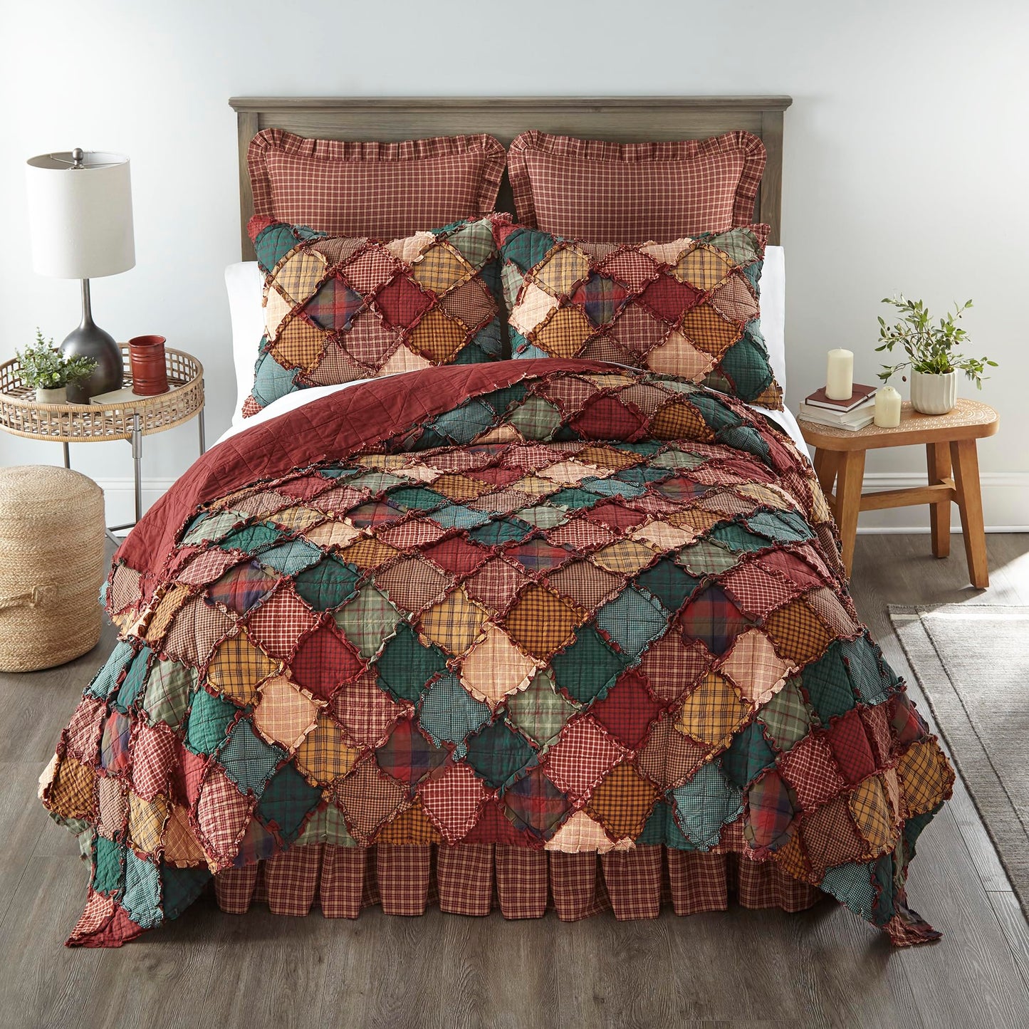Donna Sharp Queen Bedding Set - 3 Piece - Campfire Cotton Lodge Quilt Set with Full/Queen Quilt and Two Standard Pillow Shams - Fits Queen Size and Full Size Beds - Machine Washable