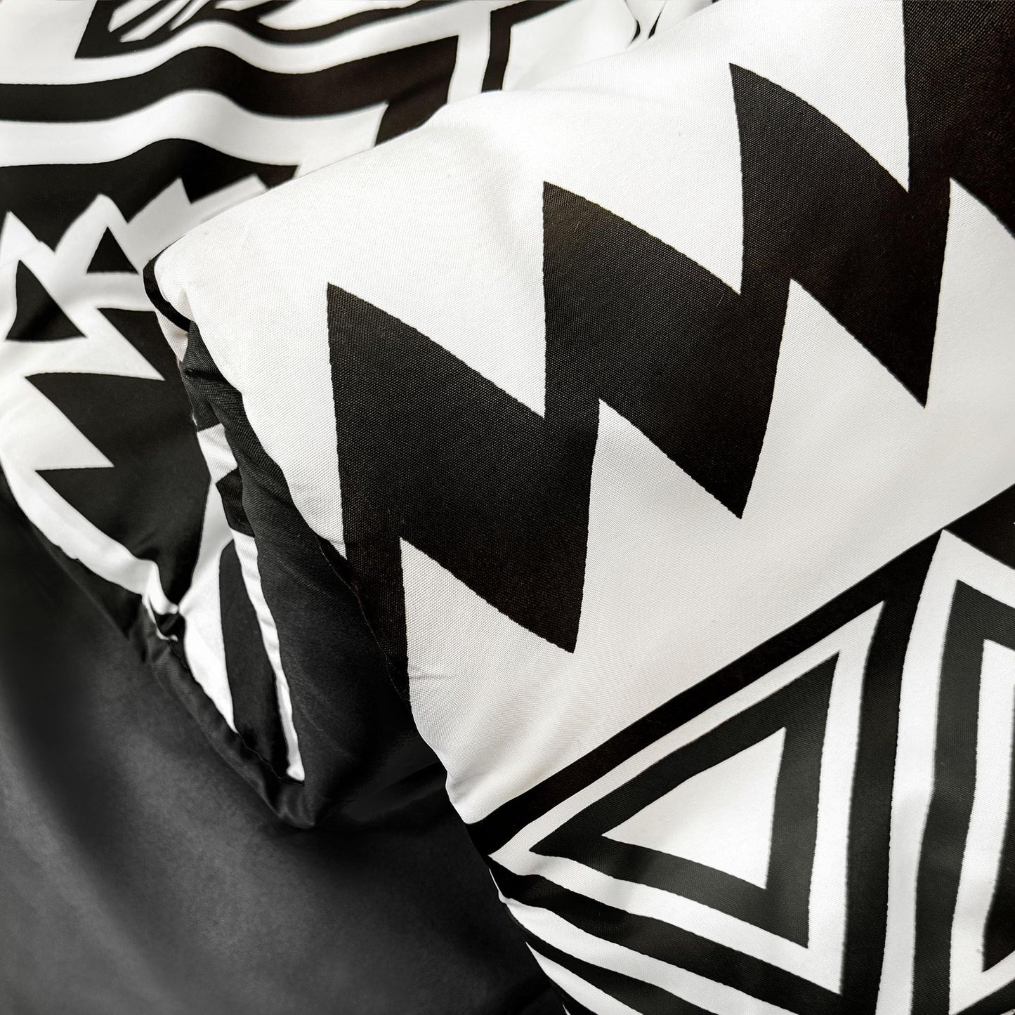 Tyrot King Comforter Set – 3 Piece Black White Boho Aztec Bedding, Western Southwestern Style Comforter Sets, Soft Lightweight Comforter for All Seasons, 1 Comforter & 2 Pillow Shams