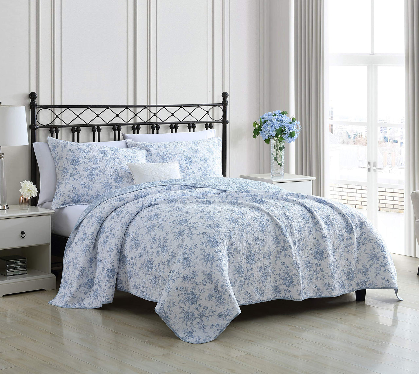 Laura Ashley - Twin Quilt Set, Soft Cotton Bedding with Matching Sham, Reversible Floral Toile Design, Floral Room Decor, Lightweight for Year-Round Layering (Walled Garden Blue)