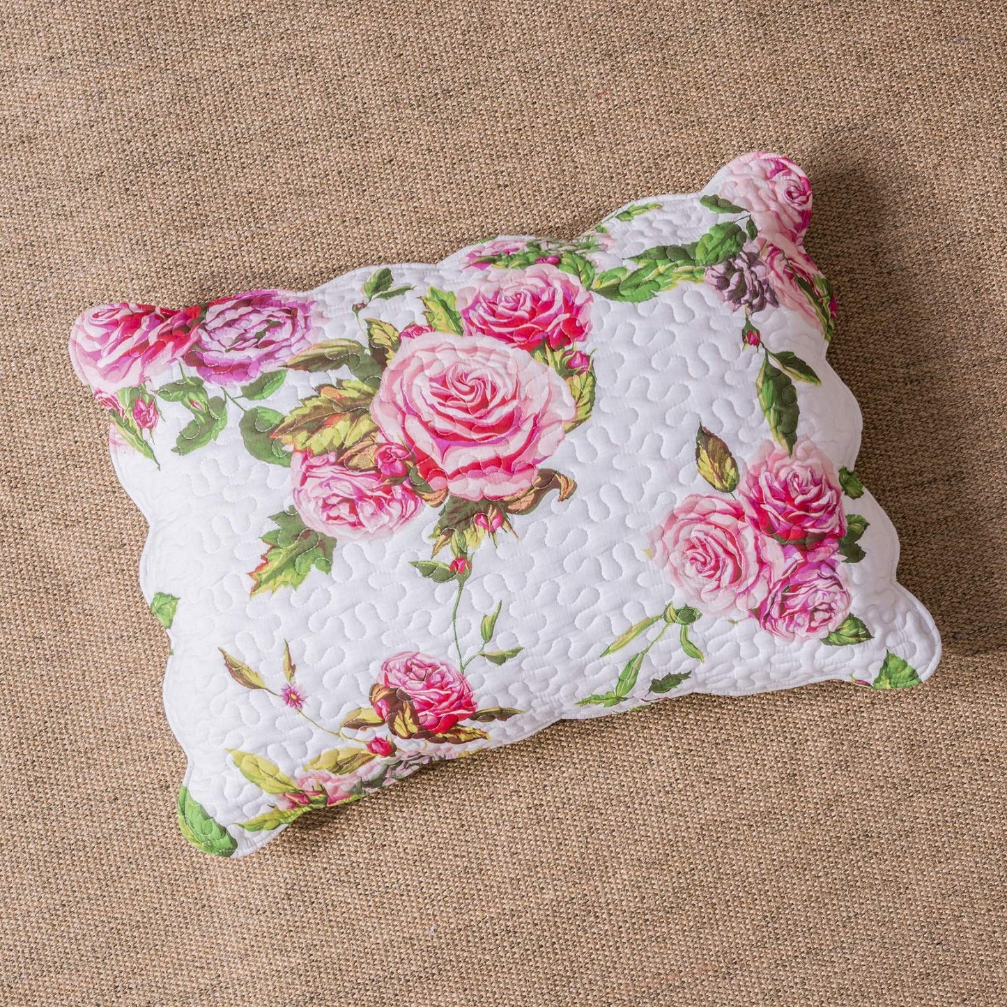 DaDa Bedding Romantic Roses Floral Bedspread Set - Lovely Spring Pink & White Scalloped Colorful Lightweight Breathable - Bright Vibrant Quilted Coverlet w/Pillow Shams - Cal King - 3-Pieces