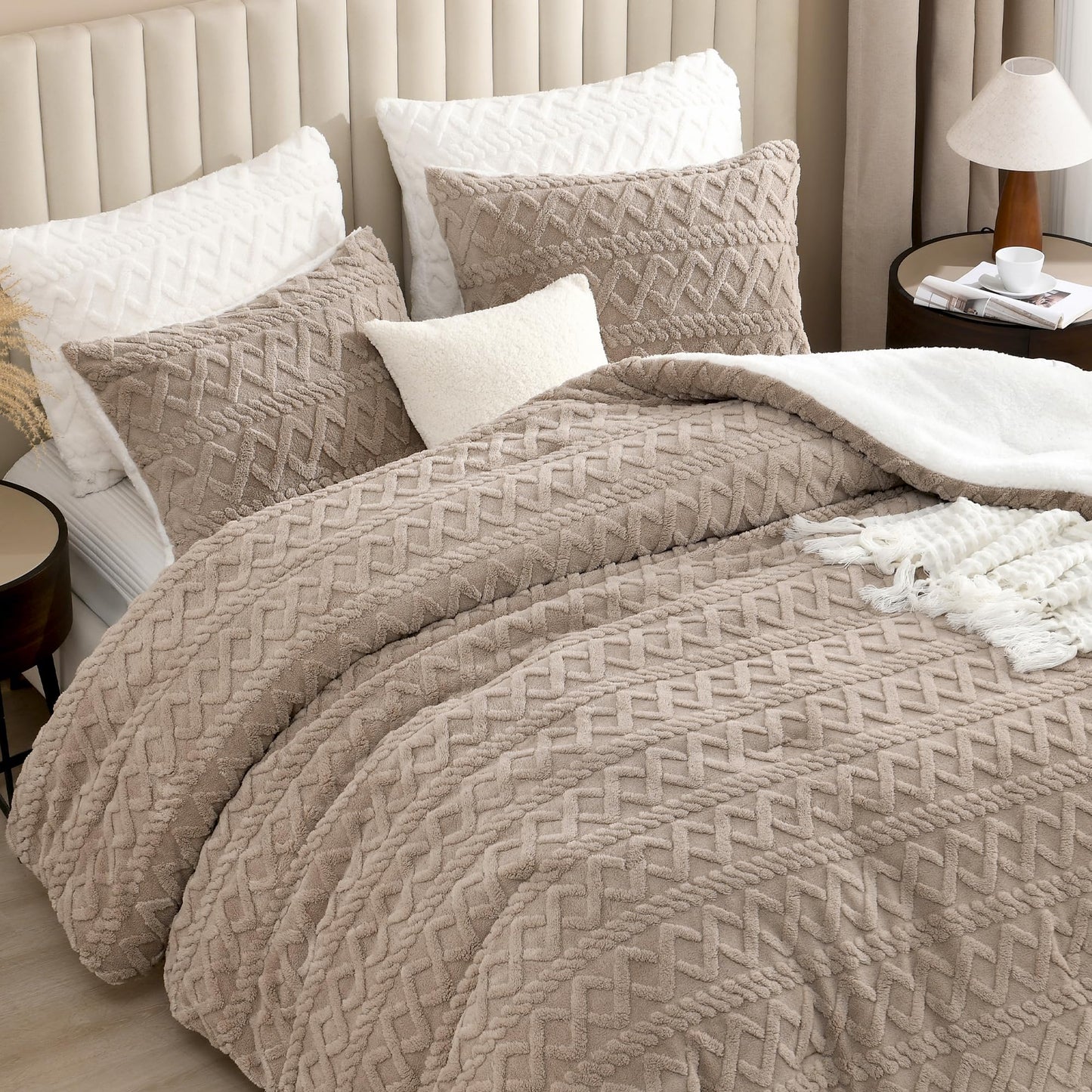 Andency Fluffy Sherpa Queen Comforter Set, Super Soft Khaki Fleece Warm Bedding for Winter, Luxury Jacquard Boho Thick Fuzzy Plush Bed Set 3 Pieces(1 Shaggy Comforter, 2 Pillowcases)
