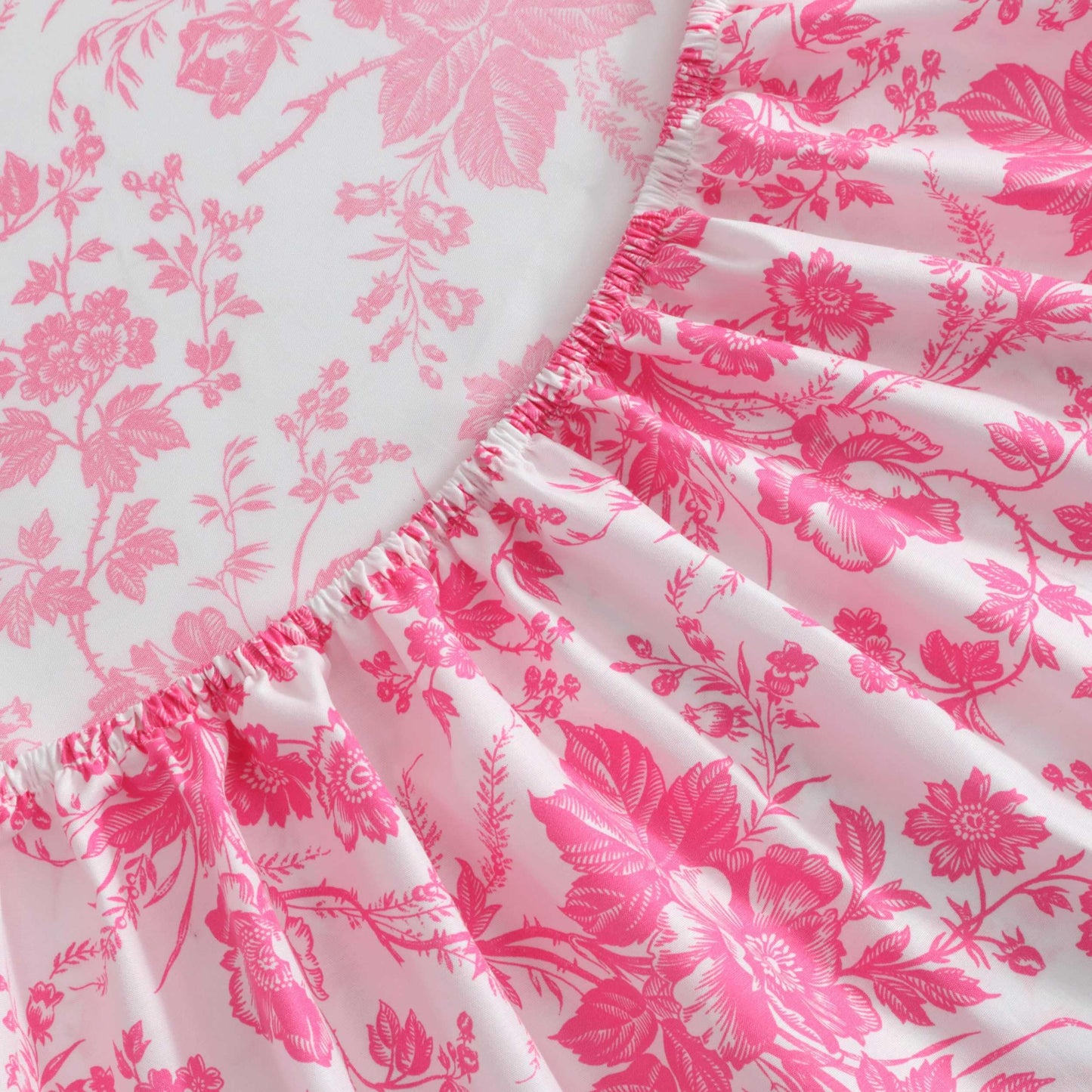 Betsey Johnson - Queen Size Sheet Set, Ultra-Soft Bedding with Smooth & Silky Feel, Deep Pockets, Bed Sheets with Matching Fitted Sheet & Pillowcases (Betseys Toile Pink)