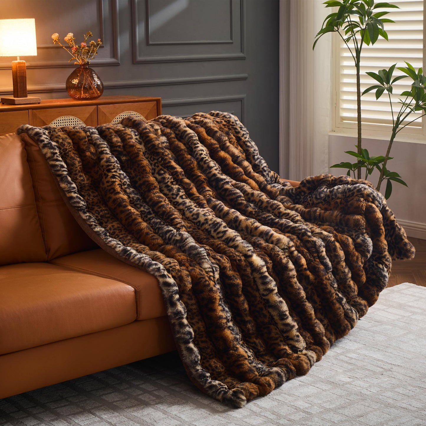 UKELER Leopard Throw Blanket 50''x60'', 750 GSM Double Sided Faux Fur Blankets and Throws for Bed Sofa Travel and Camping, Super Soft Cozy Fluffy Plush Blanket, Cheetah Print Blankets for All Seasons