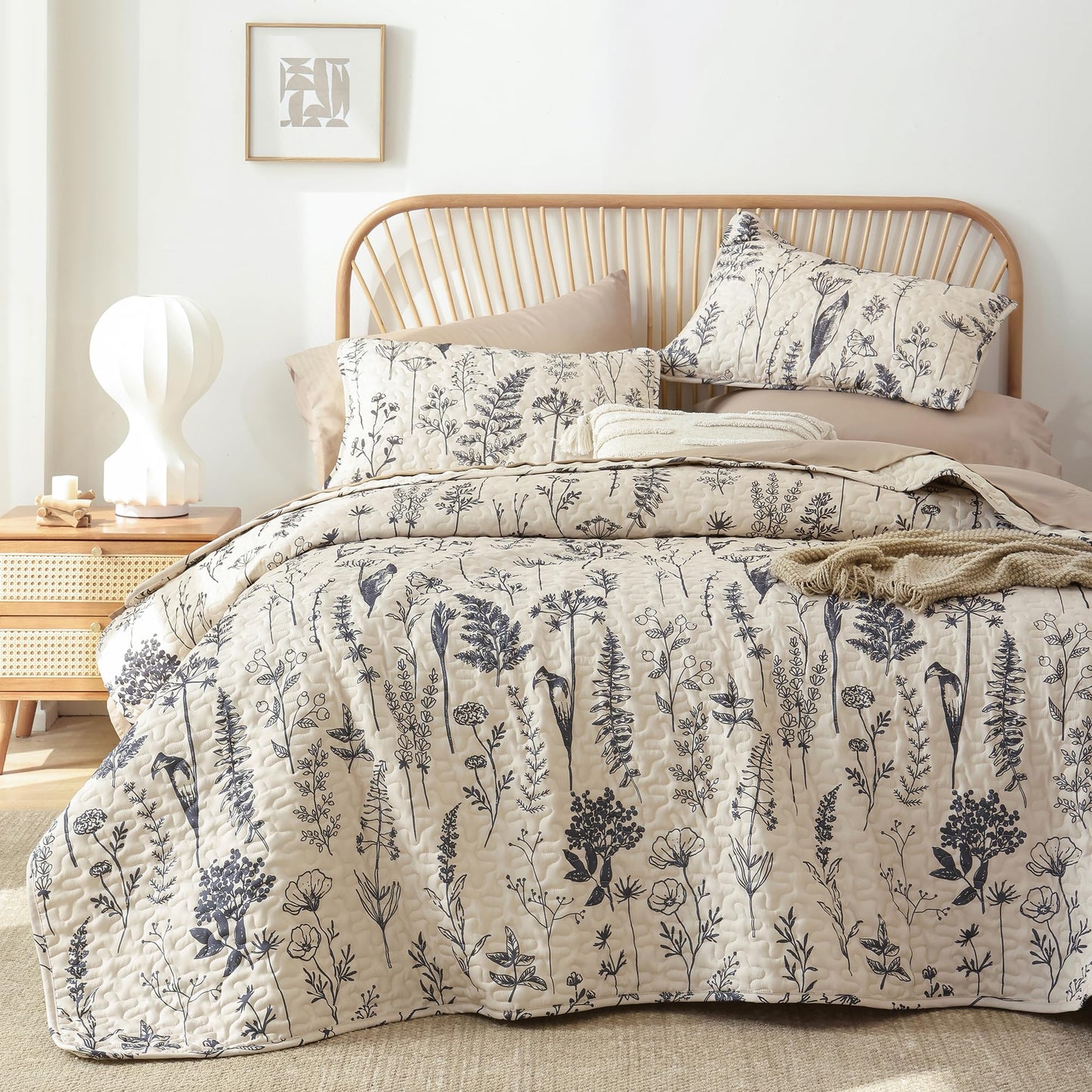 JANZAA Quilts Queen Size Beige Quilt Botanical with Floral Pattern Microfiber Bedspreads Queen Size 3 Pieces Lightweight Comforter Reversible Bedding Set, 1 Quilt 90x90 inches, 2 Pillowcases