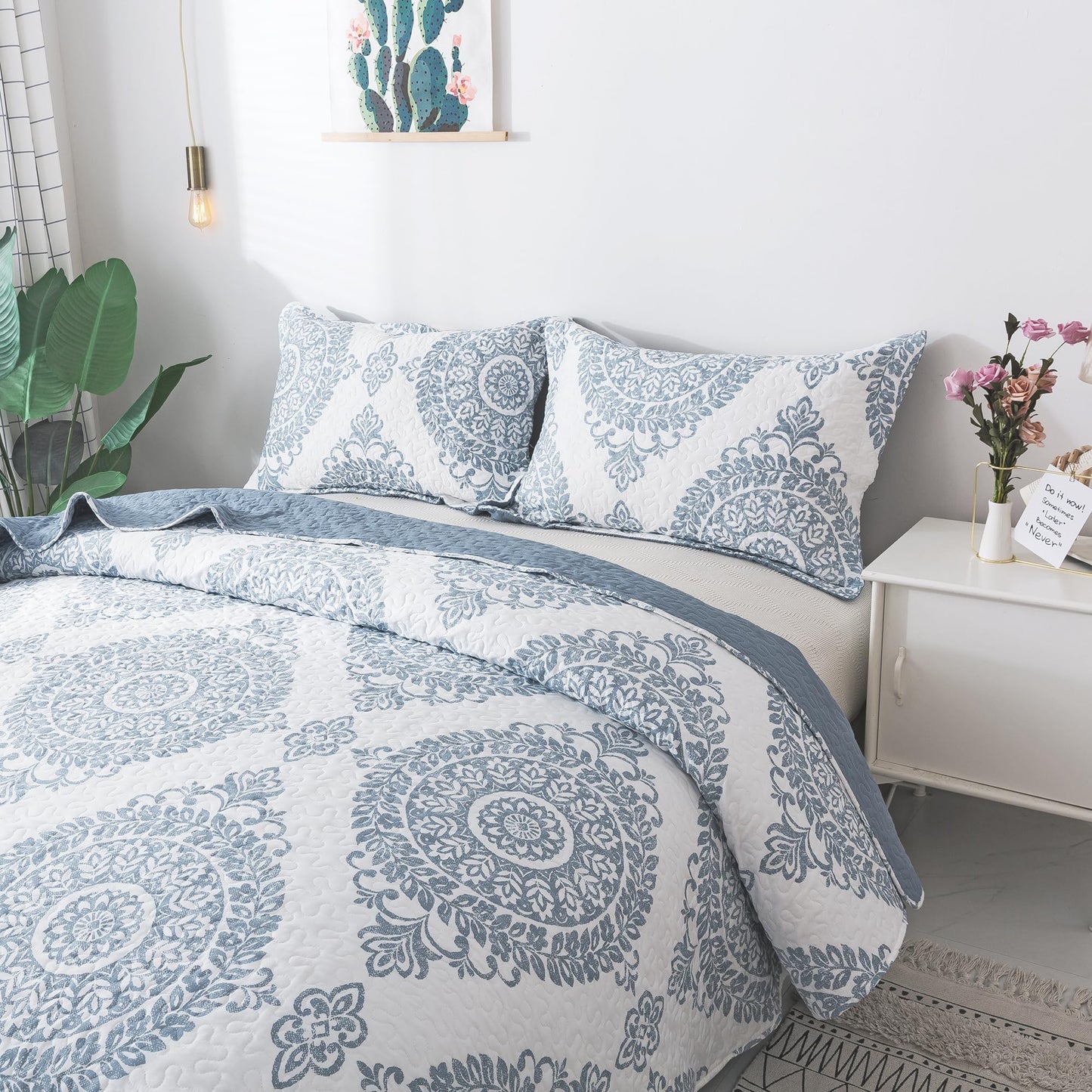 Travan 3-Piece Quilt Set Quilted Bedspread Lightweight Coverlet Set Floral Printed Oversized Quilted Bedding Set with Shams for All Season, Blue Floral, King Size