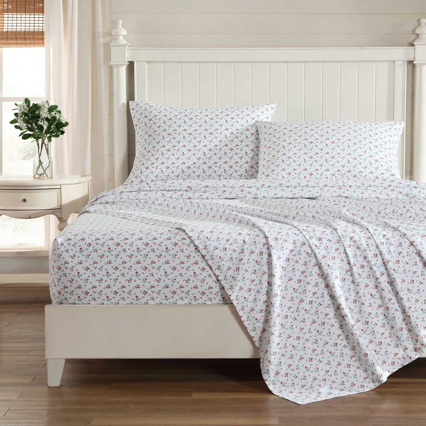 Laura Ashley – Twin Size Sheet Set, Crisp & Lightweight Cotton Percale Bedding with Fitted Sheet and Pillowcase, Floral Room Decor, Deep Pocket, College Dorm Room Essentials (Aylesmore Ditsy Red)