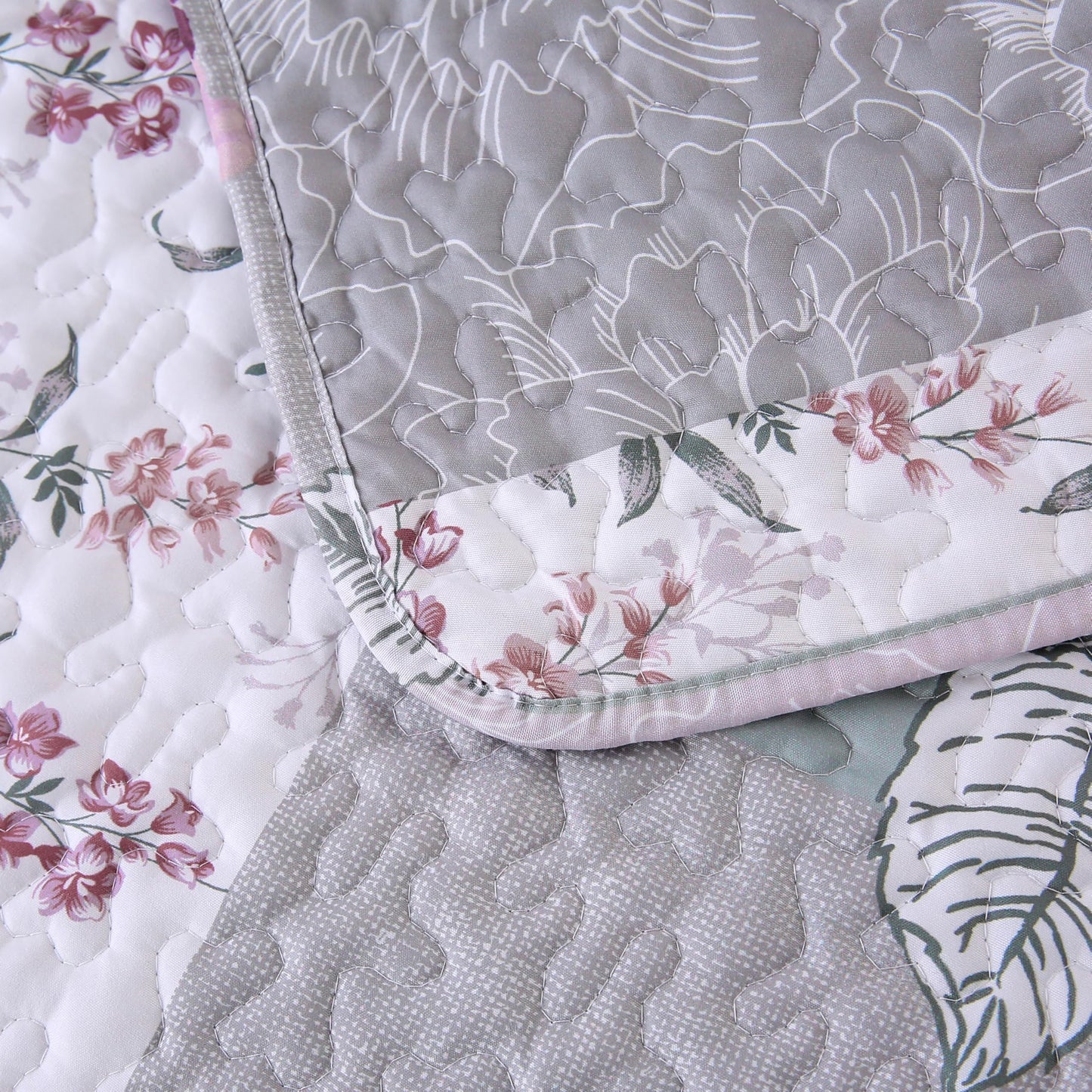 DURLENGEN Patchwork Quilt Set King Size 3Pcs, Floral with Patchwork Pattern,Soft Microfiber Lightweight Bedspread for All Season Layering(King 106x96,Floral Patchwork)
