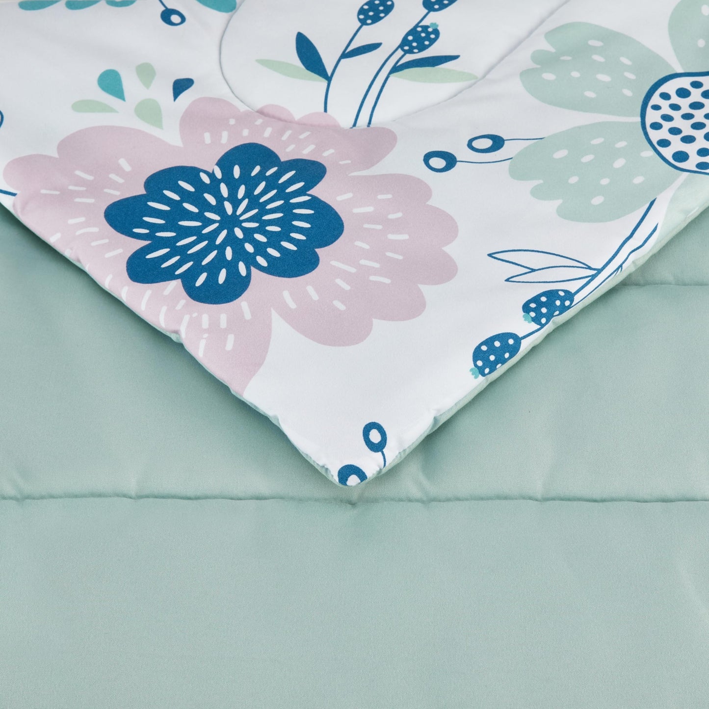 Amazon Basics 5-Piece Soft, Easy-Wash Microfiber Kid's Bed-in-a-Bag Bedding Set with Sheet and Comforter, Twin, Bluish Flowers