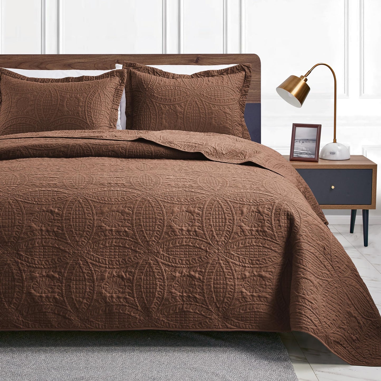 Love's cabin California King Size Quilt Bedding Set Brown Bedspreads - Cal King Lightweight Bedspread Comforter - Coin Pattern Coverlet for All Season - 3 Pieces (1 Quilt, 2 Pillow Shams)