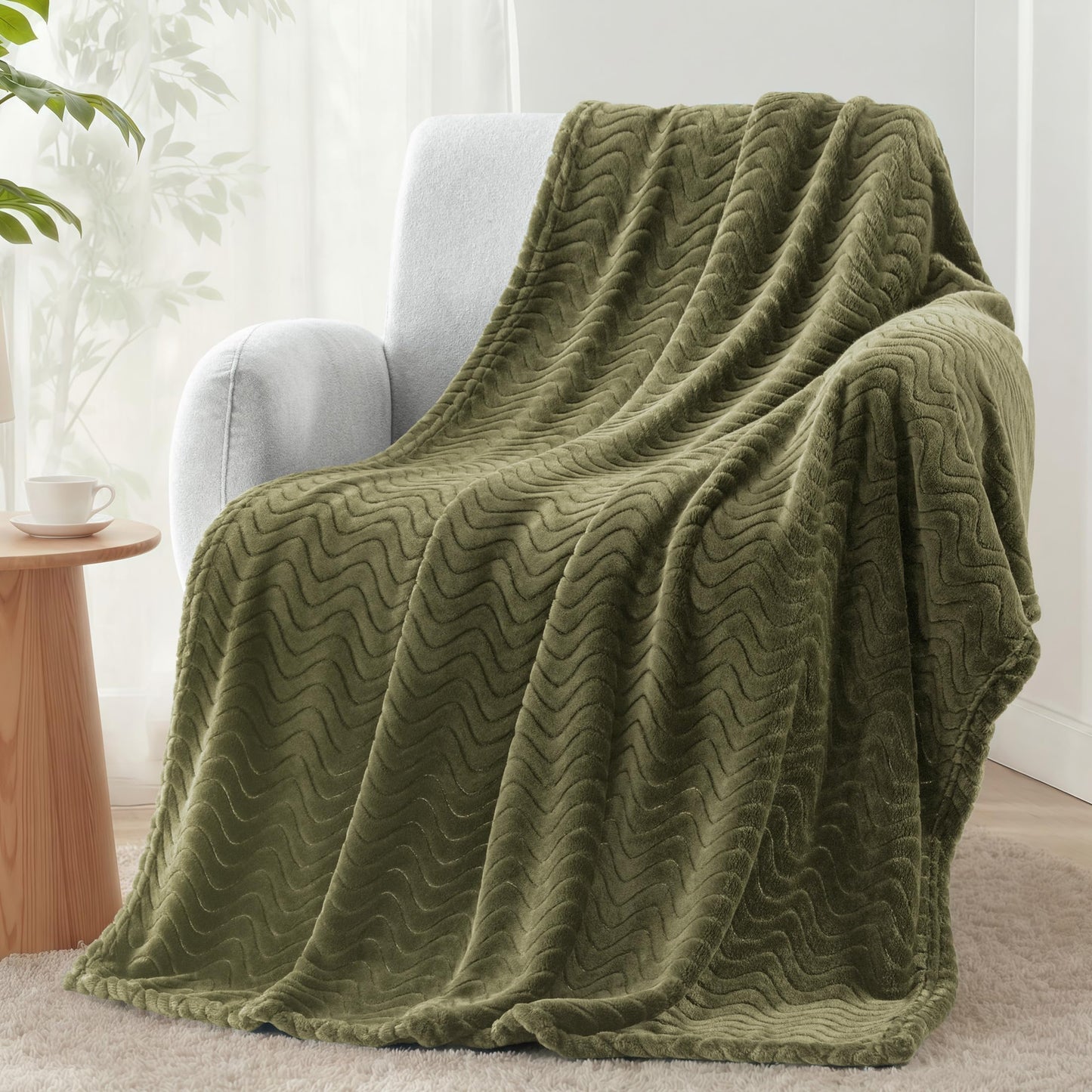 Exclusivo Mezcla Fleece Throw Blanket for Couch, Lightweight Jacquard Bed Blanket for Spring Summer, Soft Cozy Breathable Throws, Olive Green, 50x70 Inches