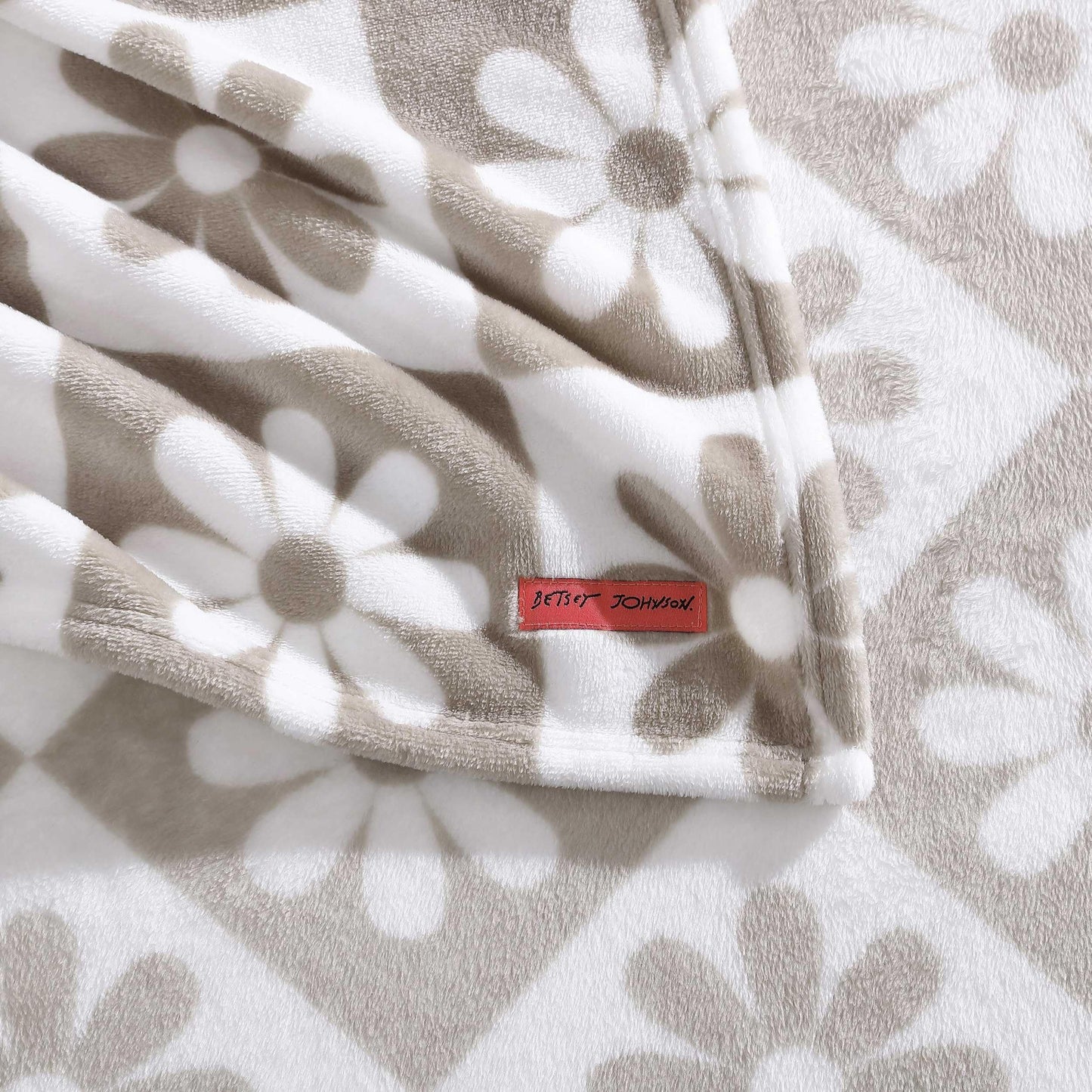 Betsey Johnson - Blanket, Buttery-Soft Throw Blanket for Couch or Bed, Boldly Plush & Oversized Bedding (Daisy Check White, 50" x 70")