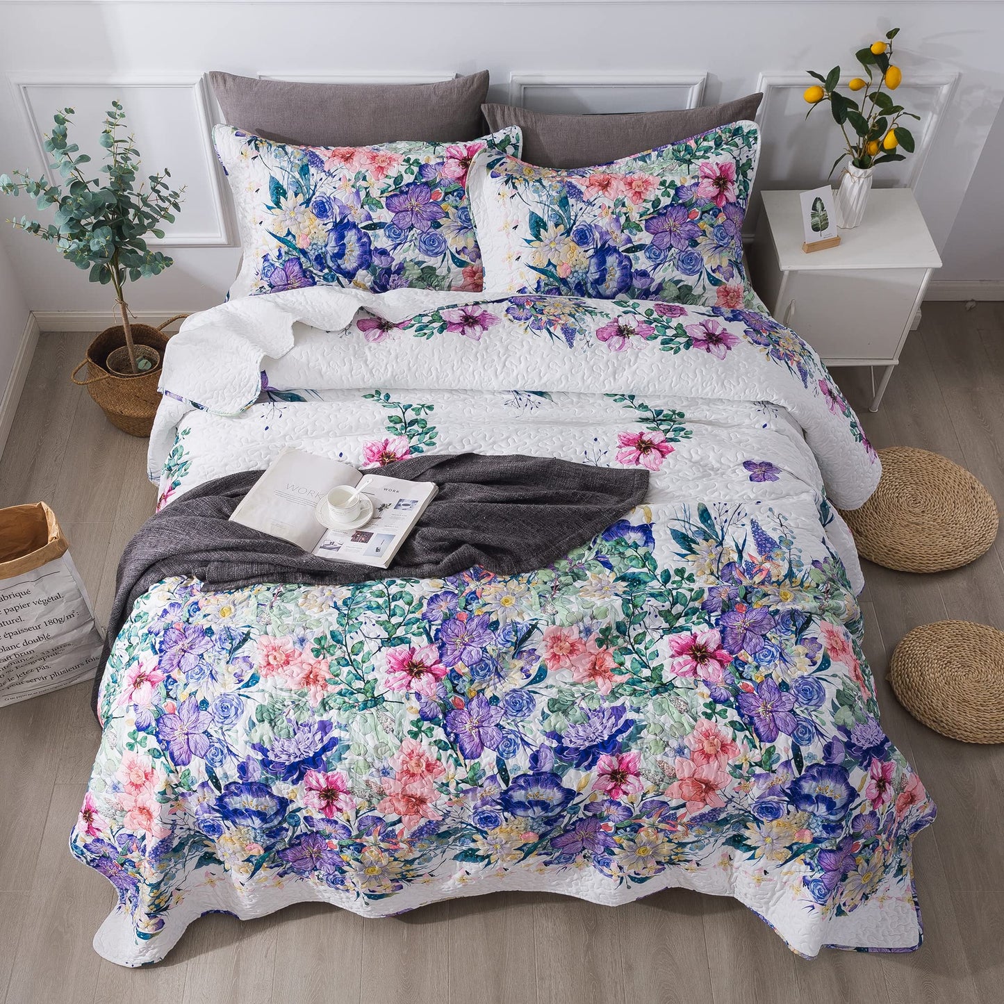 Travan King Quilt Set 3-Piece Bedspread Quilted Oversized Lightweight Microfiber Coverlet Set with Shams Violet Purple Floral Pattern Quilted Bedding Set for All Season, King
