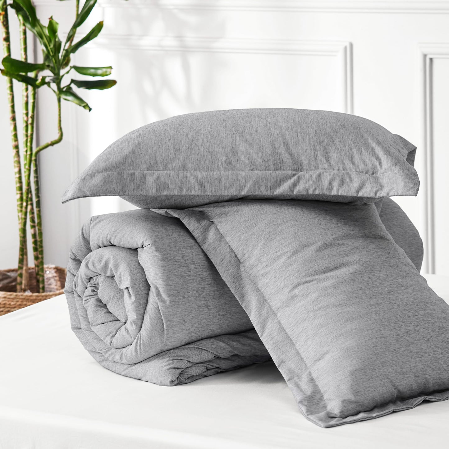 Bedsure Oversized King Comforter Set - Grey Soft Bedding for All Seasons, Cationic Dyed Bed Set, 3 Pieces, 1 Oversized King Size Comforter (120"x98") and 2 Pillow Shams (20"x36"+2")