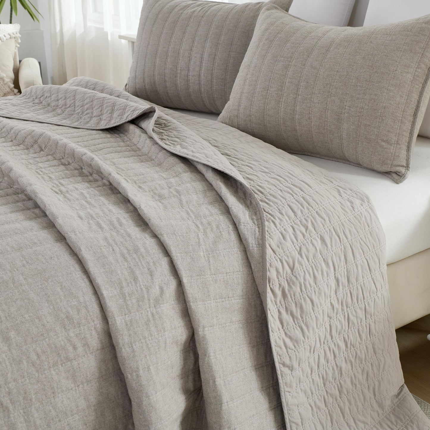 Cotton Brushed Herringbone Quilt Set 3-Piece Prewashed, Queen Size, Vertical Stitch All-Season Bedspread, Soft Cozy Coverlet Bedding for Bedroom, Natural Color.