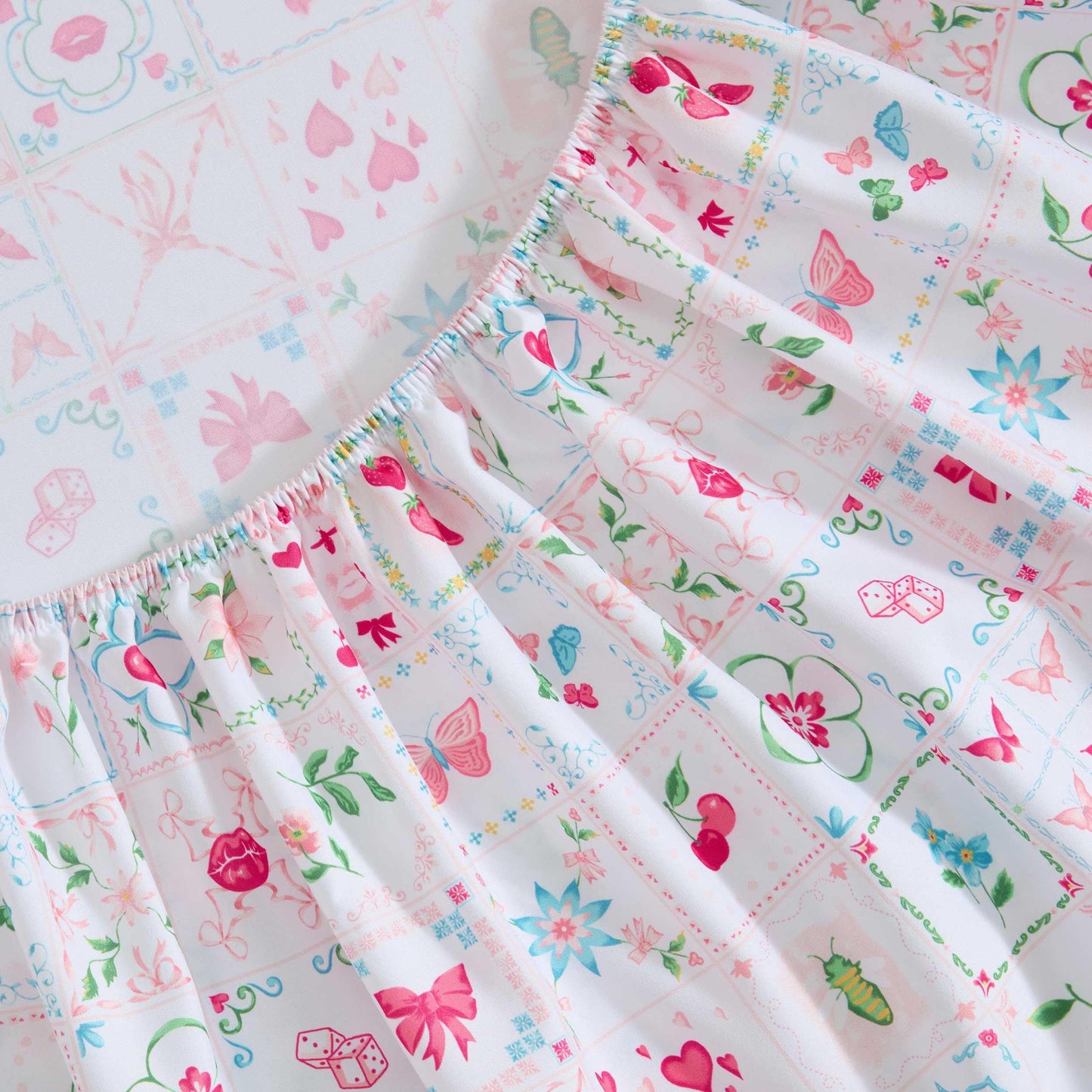 Betsey Johnson - Queen Size Sheet Set, Nerdy Teddies Print Microfiber Bedding with Deep Pocket Fitted Sheet, Bed Sheets with Matching Pillowcases, Pretty Tiles Pink