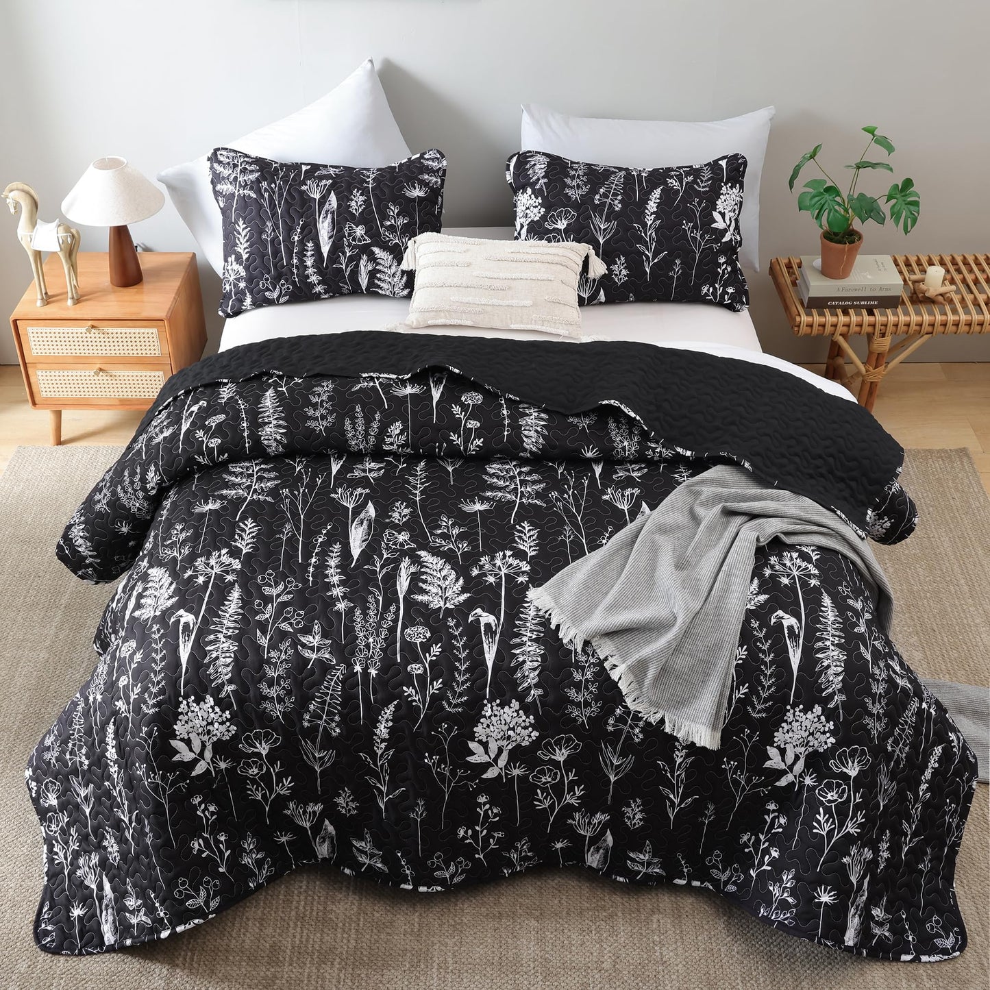JANZAA Quilts Queen Size Bed Spread Botanical 3 Pieces Quilts Queen Size Sets with Floral Pattern Lightweight Microfiber Bedding Reversible 1 Quilt and 2 Pillow Cases-Black