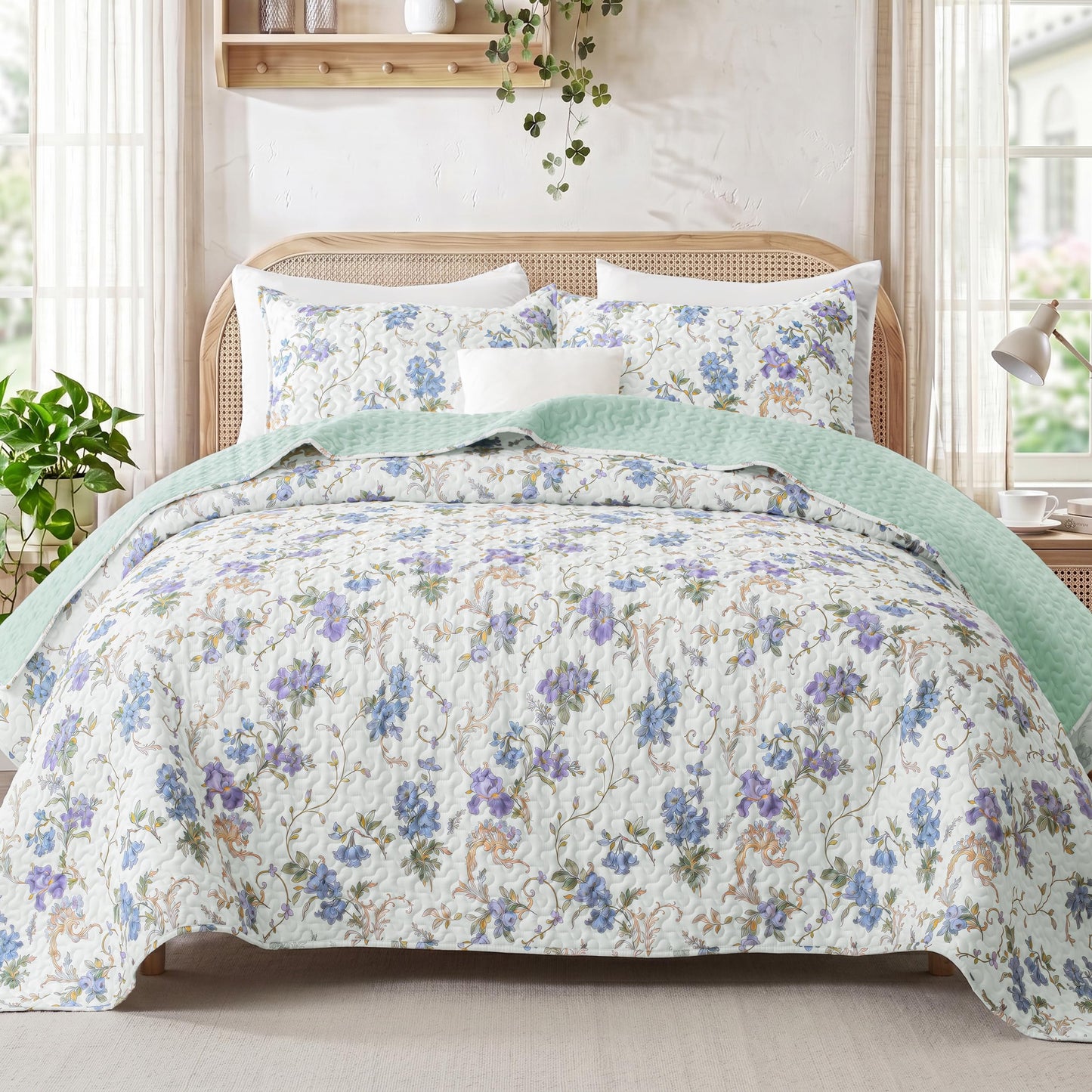 Exclusivo Mezcla Floral Quilt King Size, Faint Yellow King Size Quilt Bedding Set with Purple Floral & Vine Pattern, Reversible Lightweight Bedspreads Coverlets Bed Cover for All Seasons (104"x96")
